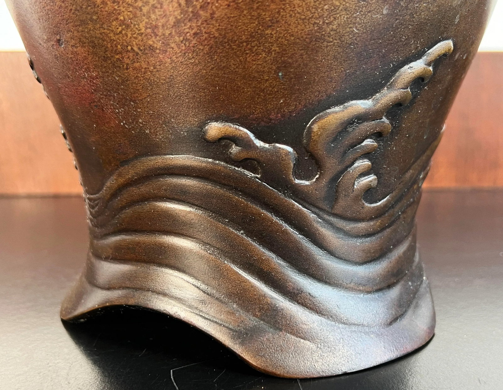 Vintage 1950's Japanese Bronze Great Wave Vase - Showa Period - 4