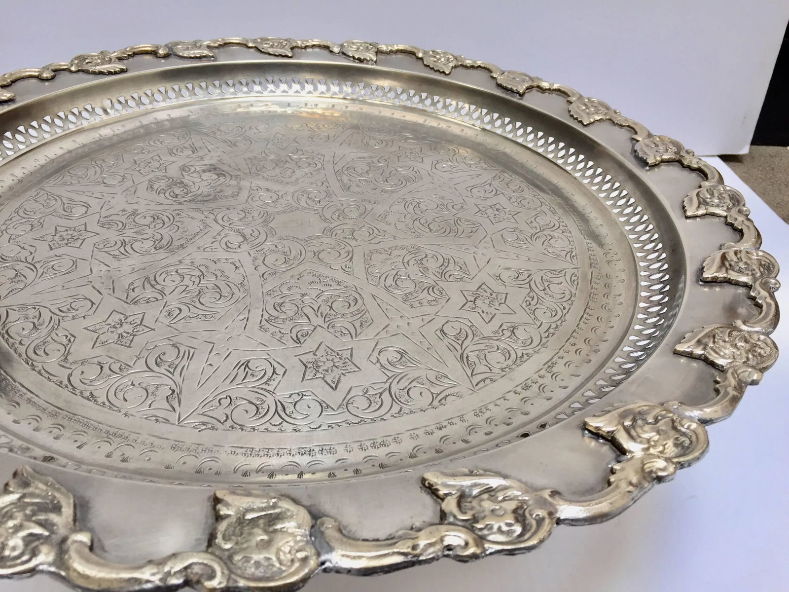 Moroccan Polished Round Footed Silvered Tray With Brass Overlay - 10