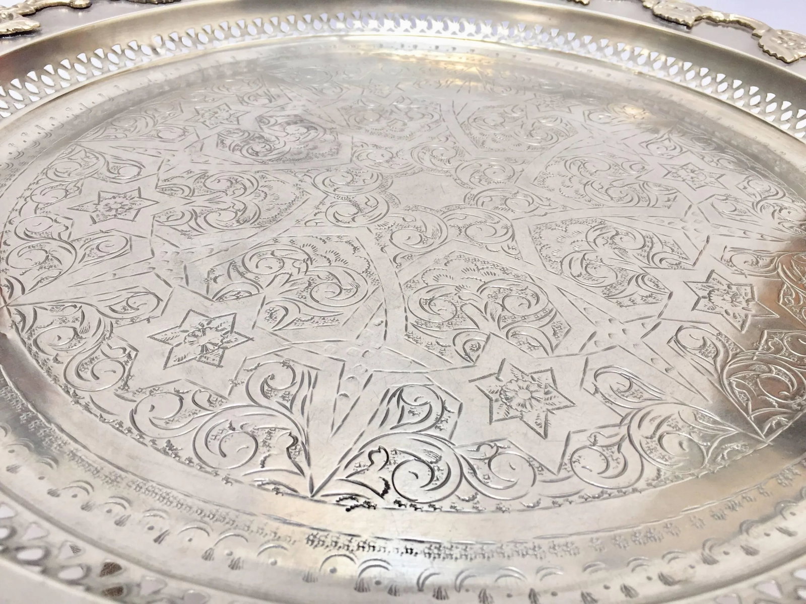 Moroccan Polished Round Footed Silvered Tray With Brass Overlay - 12