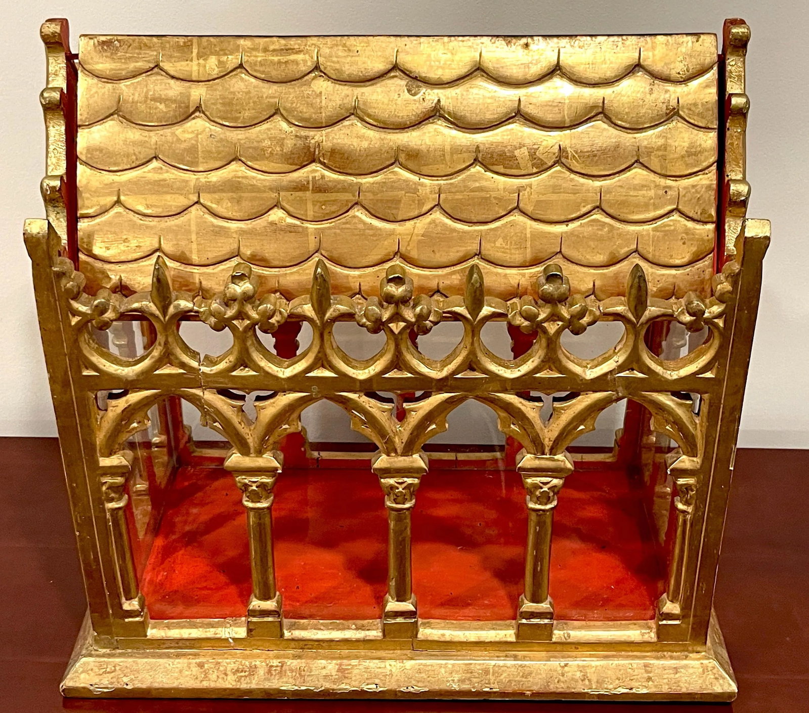 19th Century French Gothic Cathedral Giltwood & Glass Reliquary / Vitrine - 5