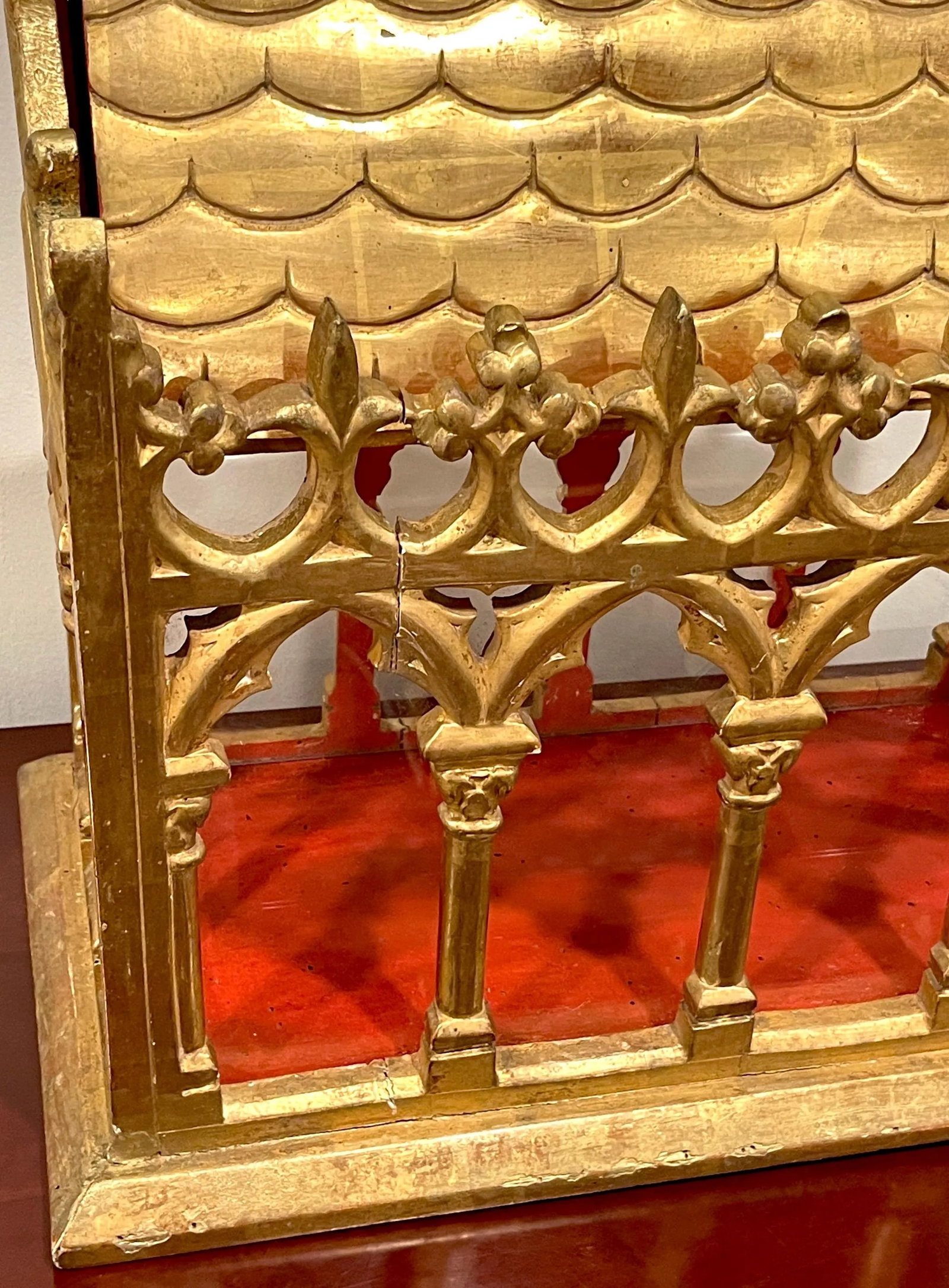 19th Century French Gothic Cathedral Giltwood & Glass Reliquary / Vitrine - 8