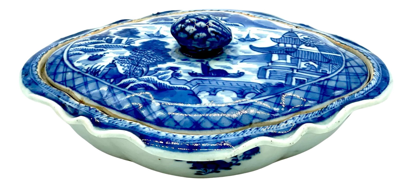 19th Century Chinese Export Diminutive Canton Quatrefoil Tureen Acorn Handle (1 of 11)