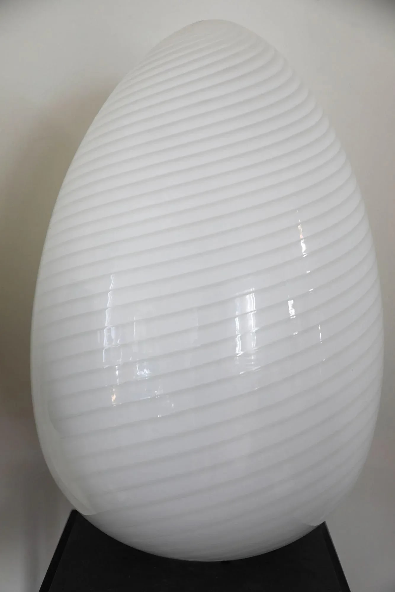 Vetri Murano White Swirl Egg Shape Oversized Table Lamp Italy 1970 - 3