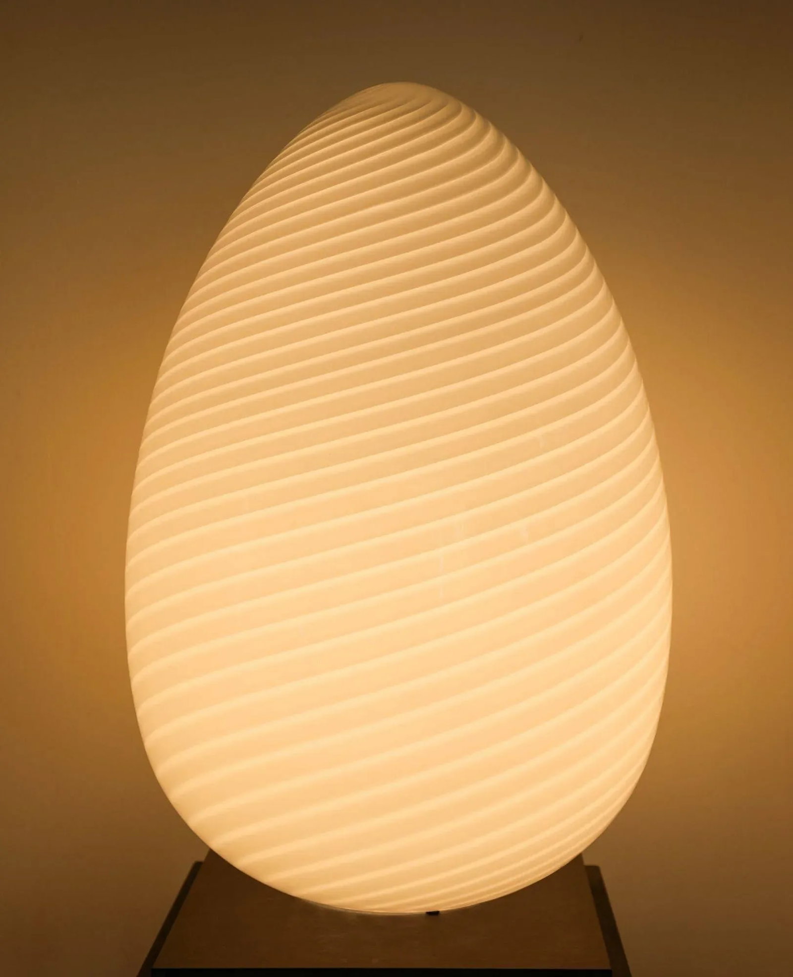 Vetri Murano White Swirl Egg Shape Oversized Table Lamp Italy 1970 - 4