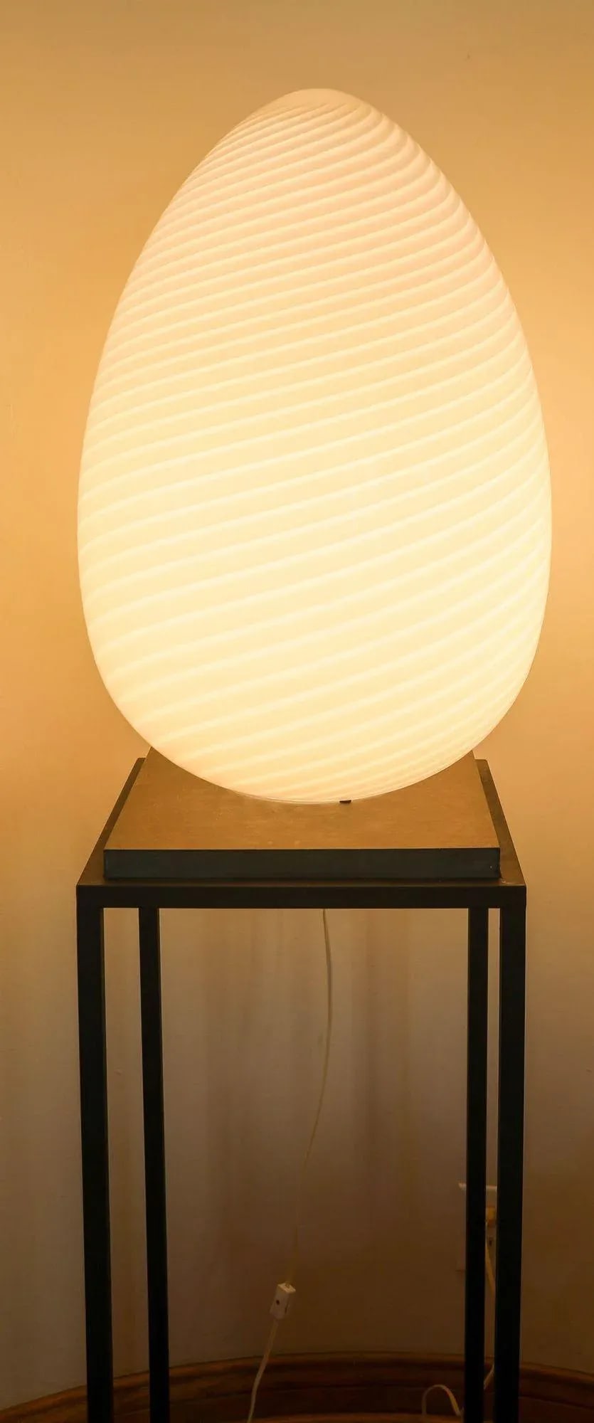 Vetri Murano White Swirl Egg Shape Oversized Table Lamp Italy 1970 - 5