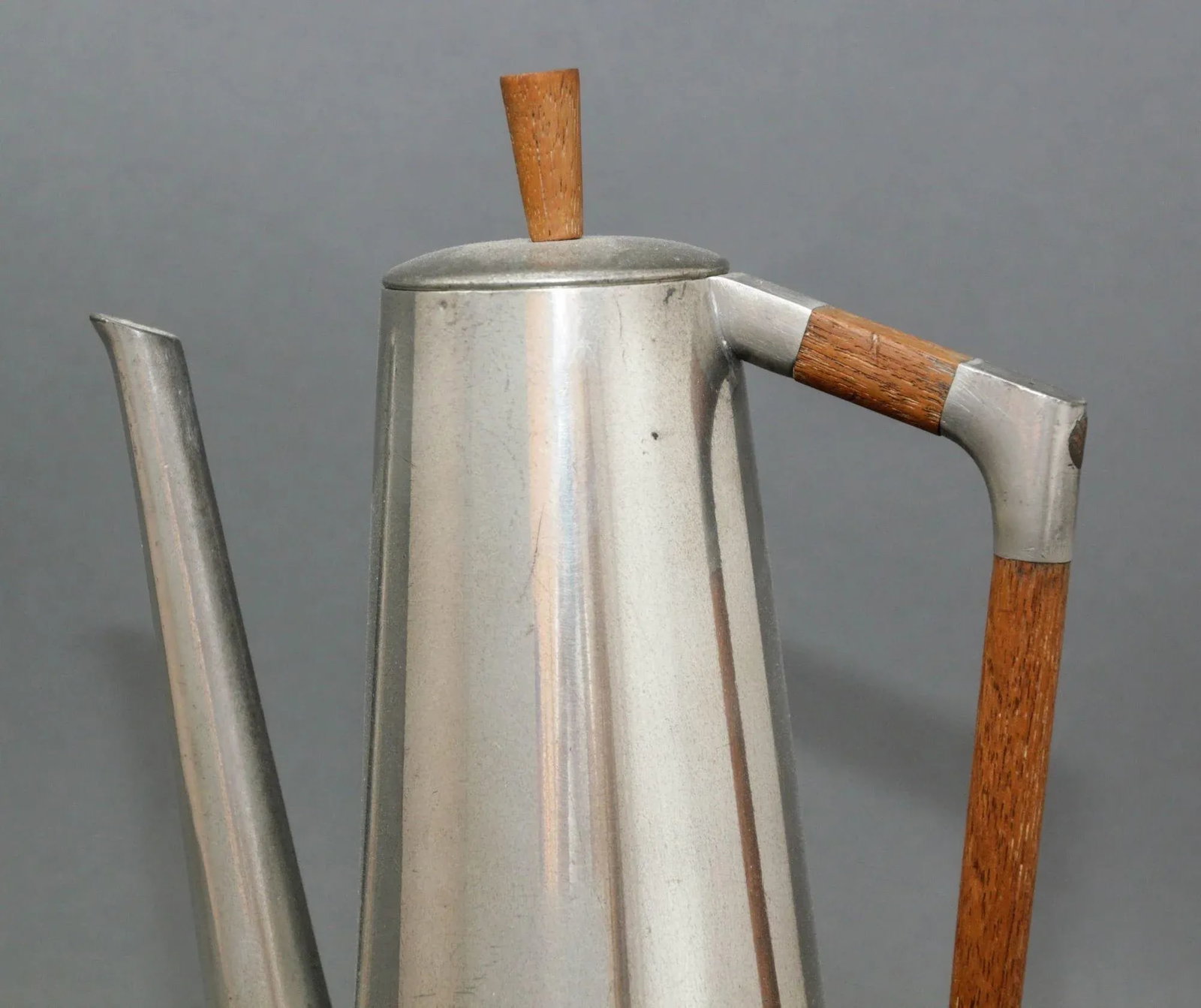 Royal Holland Pewter and Teak Danish Coffee Pot 1960s Kmd Tiel Daalderop - 5