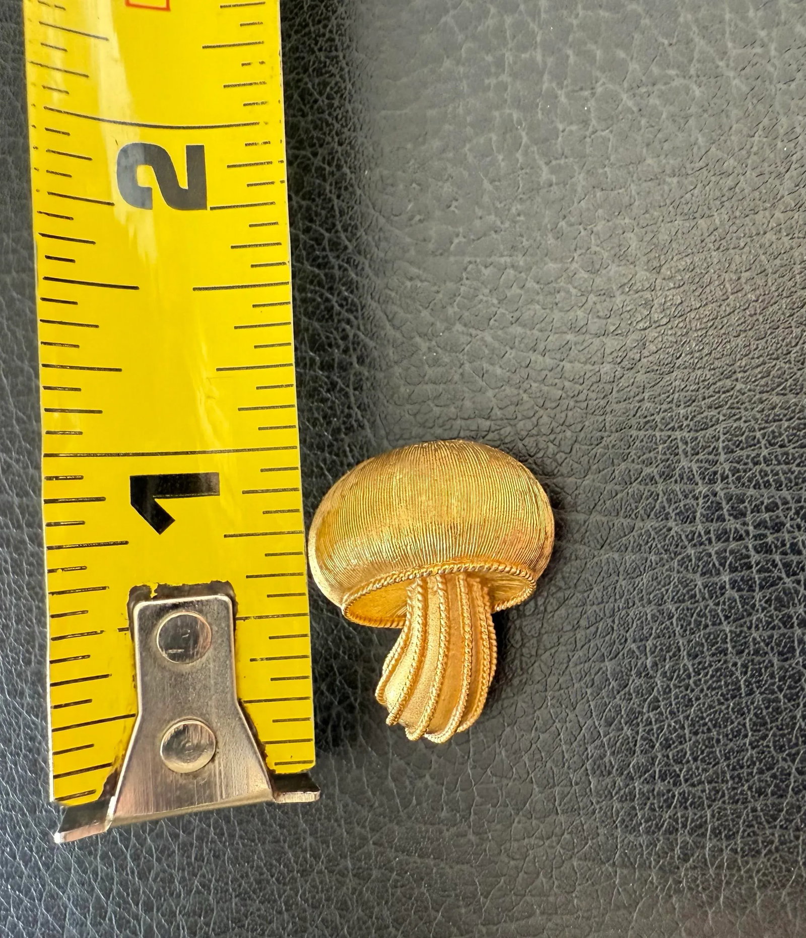 Vintage Trifari Mushroom Brooch Mid 20th Century - 6