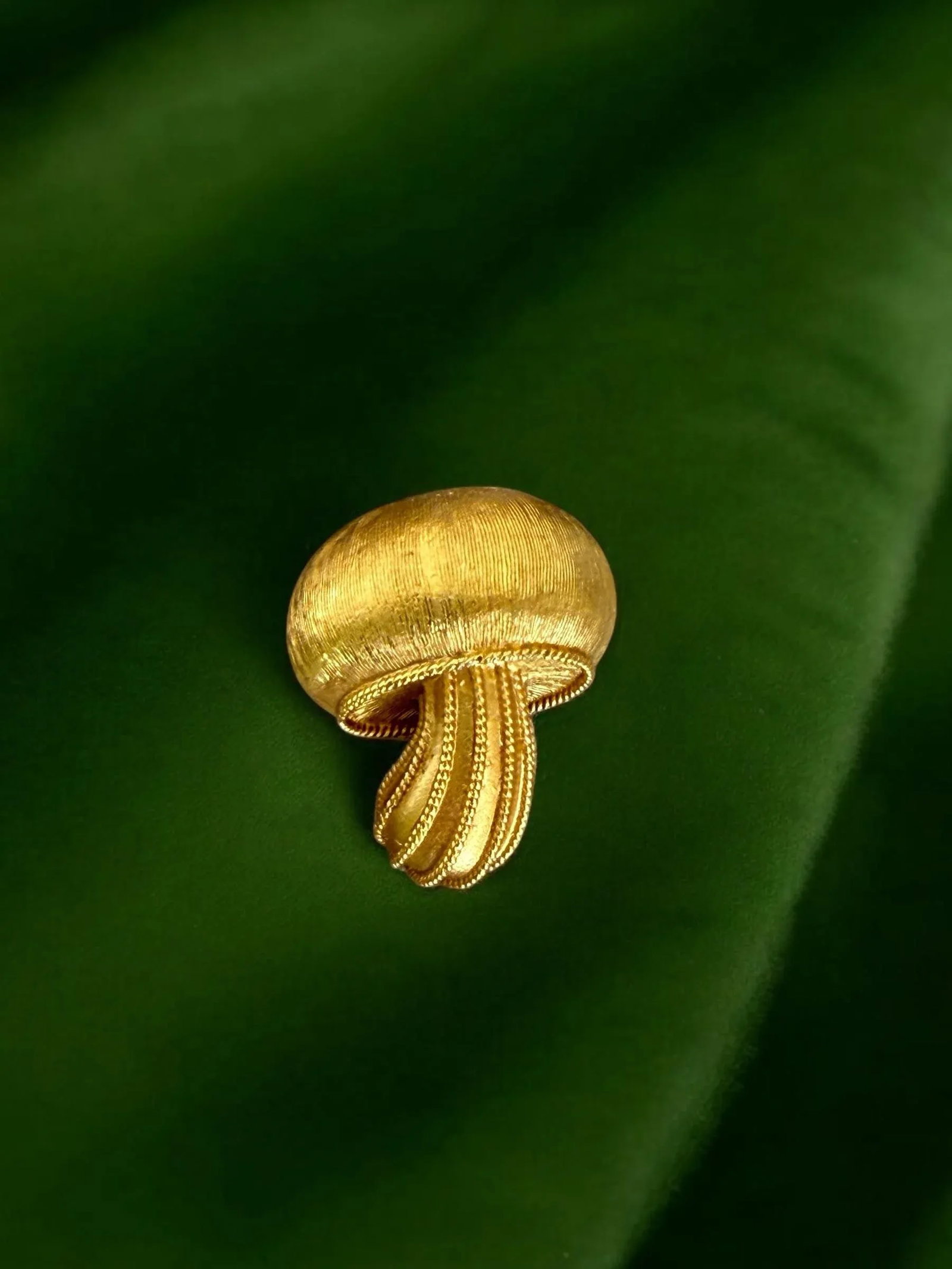 Vintage Trifari Mushroom Brooch Mid 20th Century - 8
