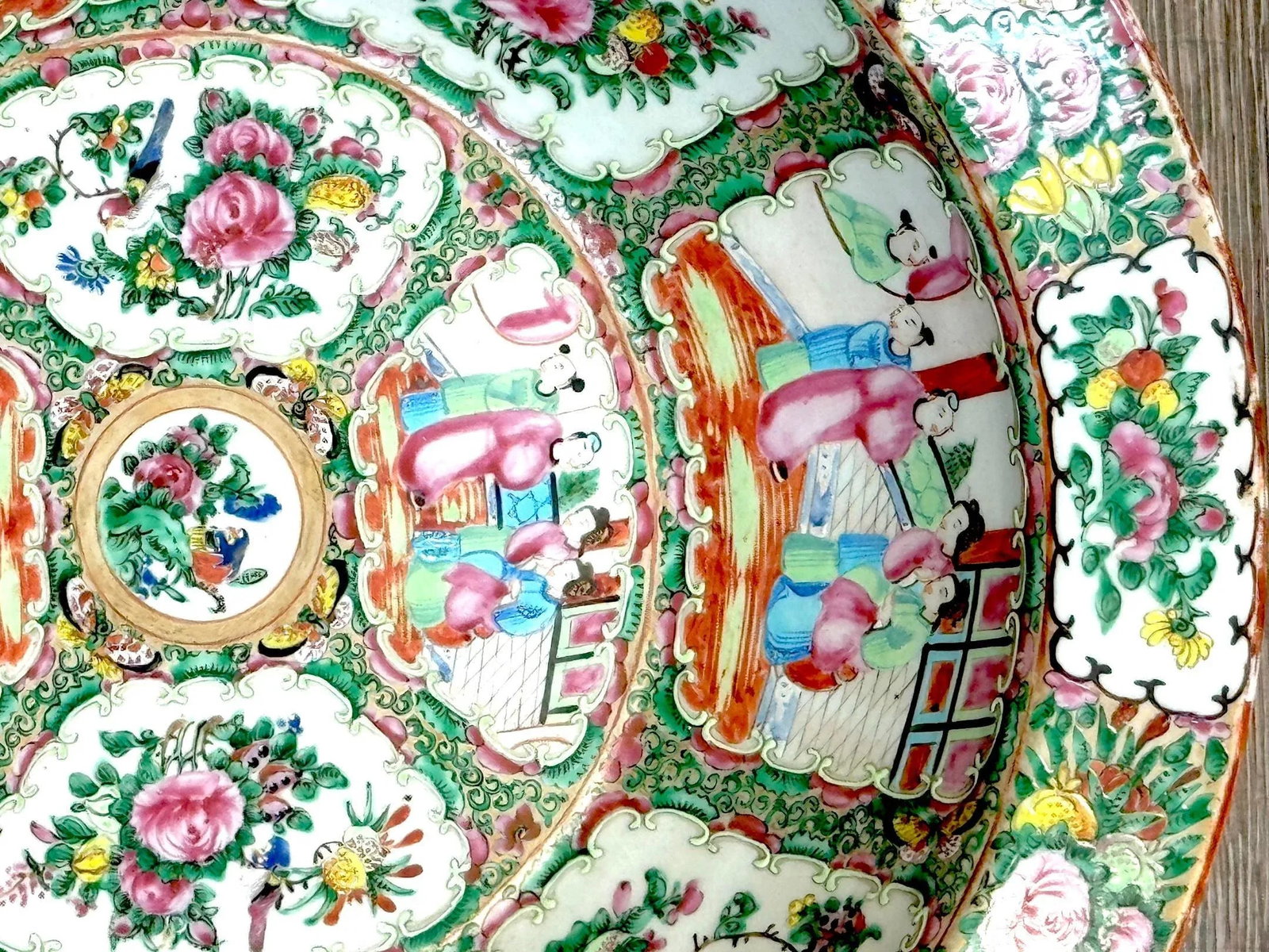 Stunning Large 19th Century Rose Medallion Rimed Bowl/Basin - 11