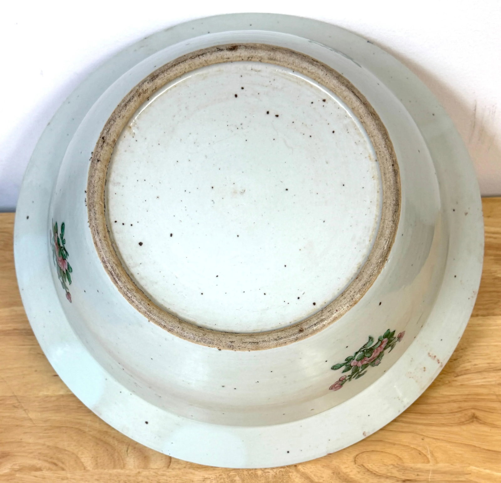 Stunning Large 19th Century Rose Medallion Rimed Bowl/Basin - 8