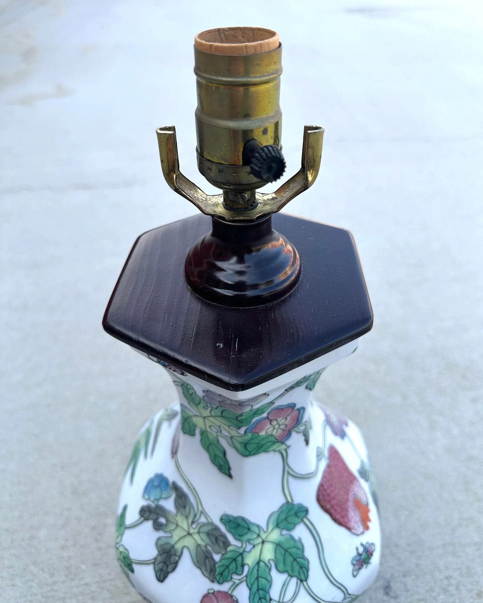 Vintage Pair of Chinese Floral Vase/Table Lamps W/Shade - 12