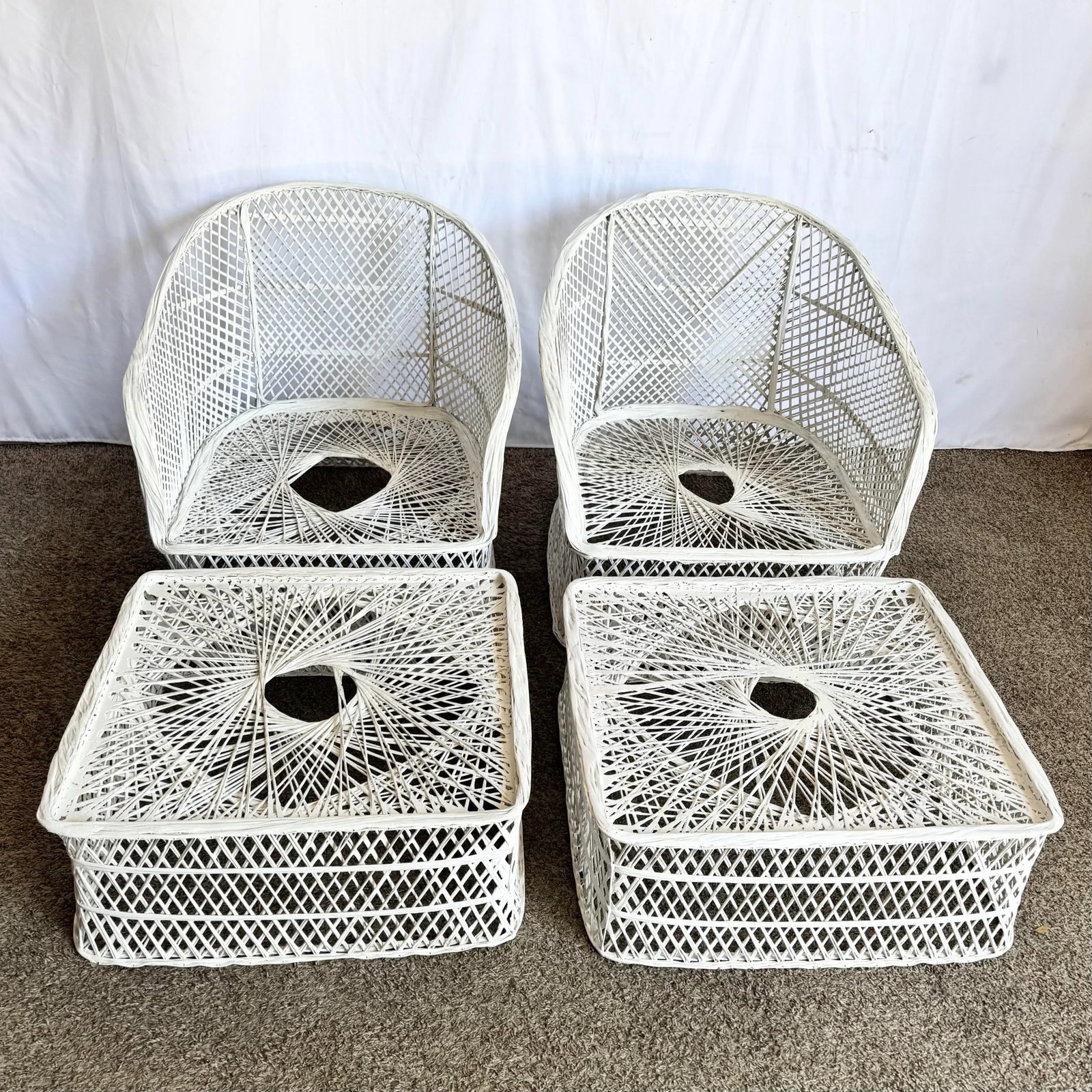 Mid Century Modern Spun Fiberglass Lounge Chairs With Ottomans - 4 Pieces - 3