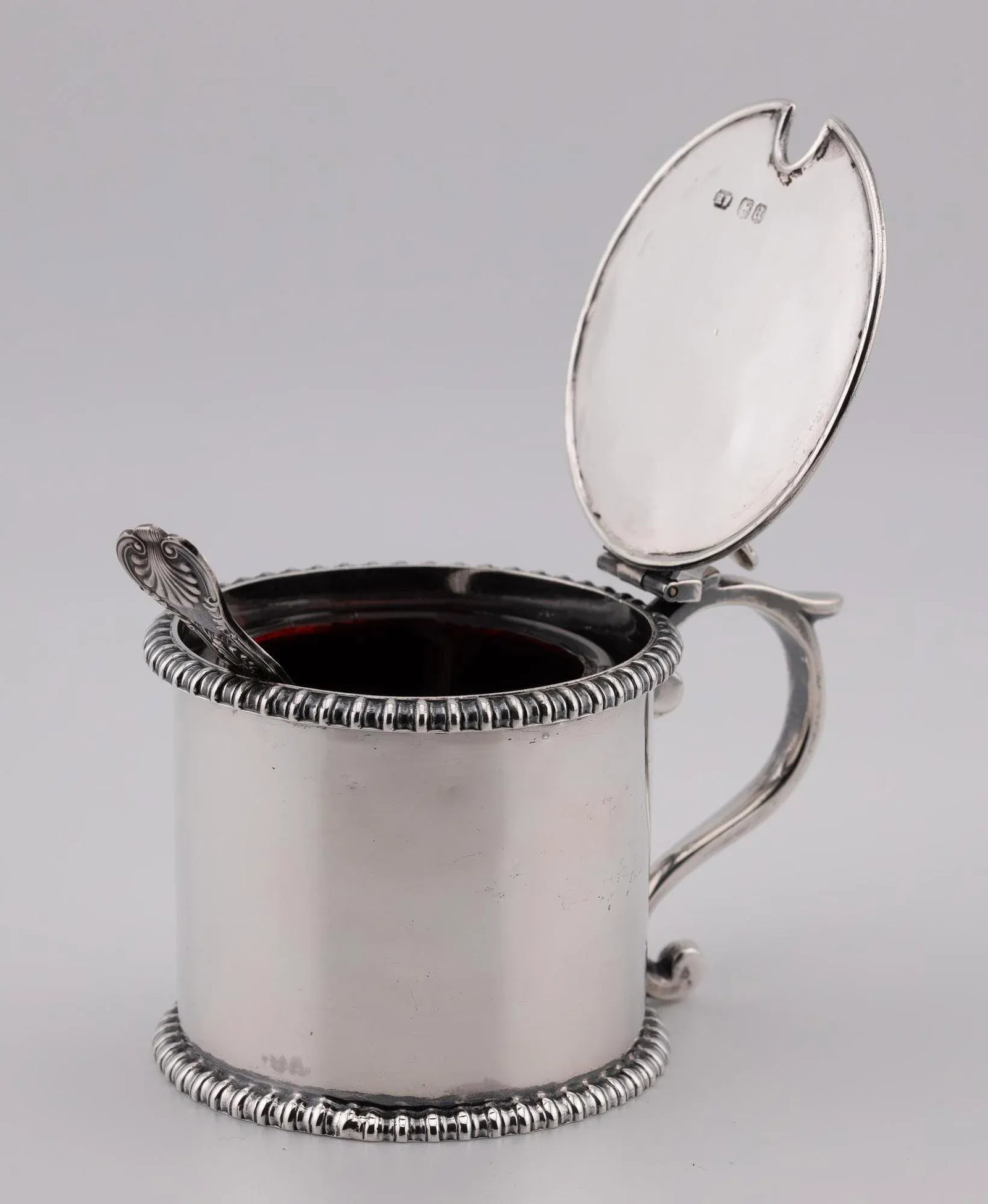 19th Century Victorian English Sterling Silver Mustard Pot With Liner and Spoon - 3