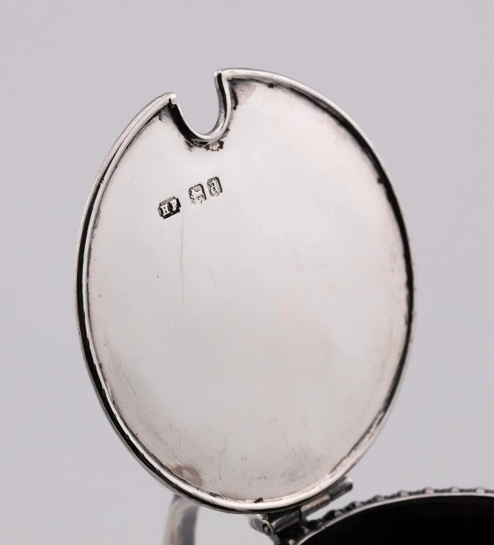 19th Century Victorian English Sterling Silver Mustard Pot With Liner and Spoon - 5