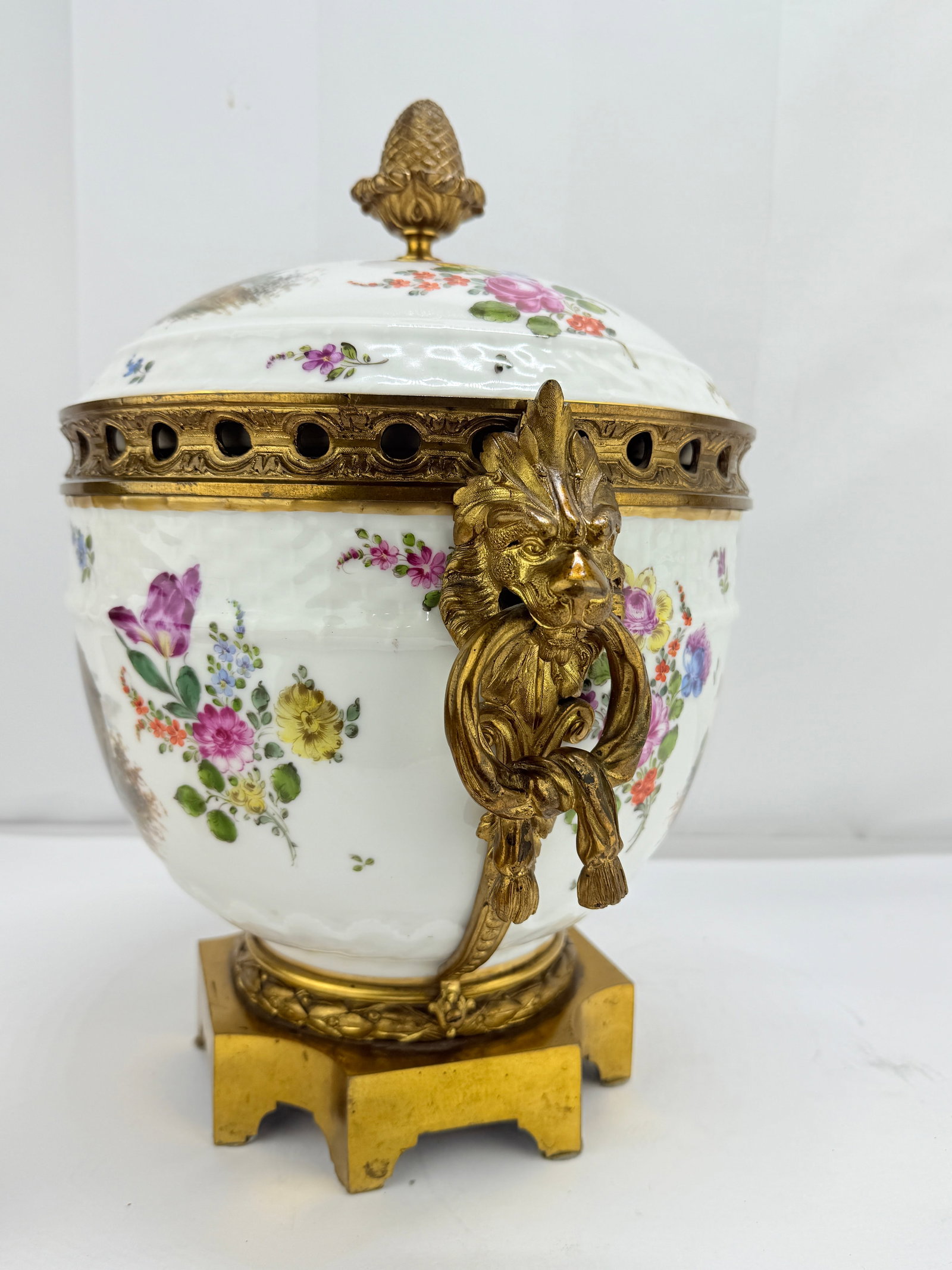 Large Samson Porcelain and Ormolu Covered Urn in the Meissen Style, Late 19th C - 8