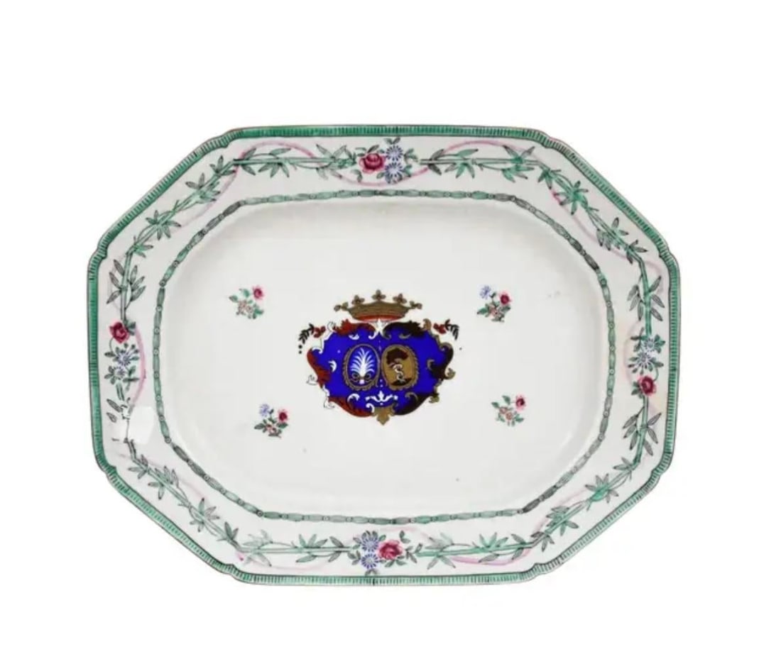 Early 20th Century Chinese Export Soup Tureen With Cover and Underplate - 5