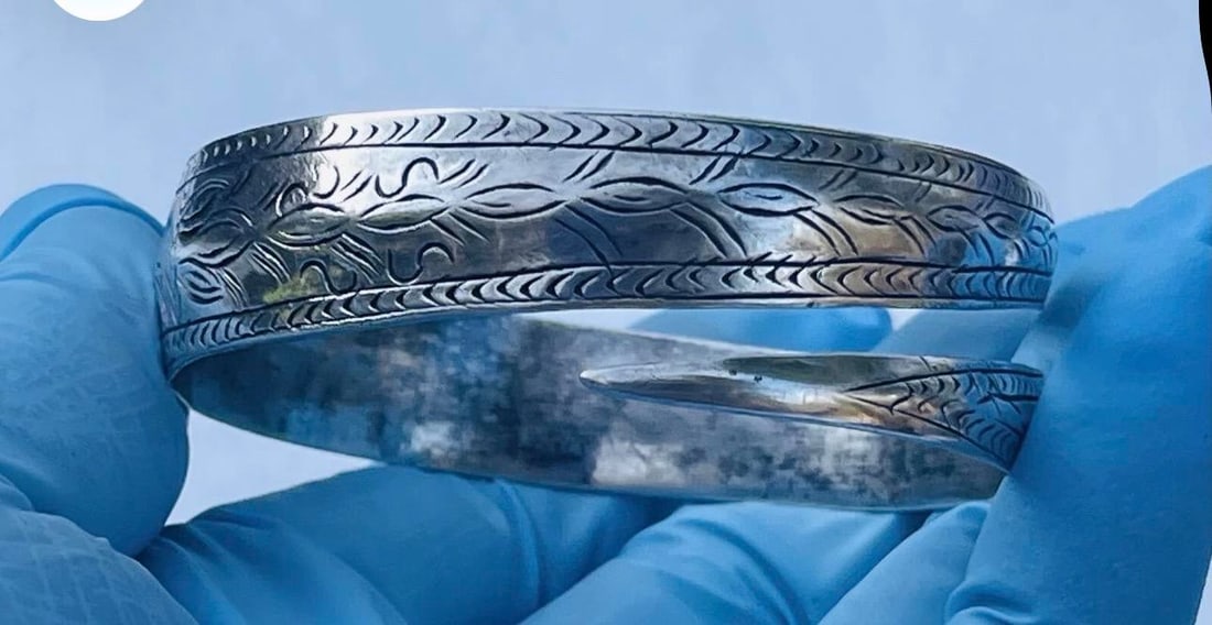 1980s Hmong Hill Tribe Sterling Silver Double Wrap Cuff, Unisex - 8