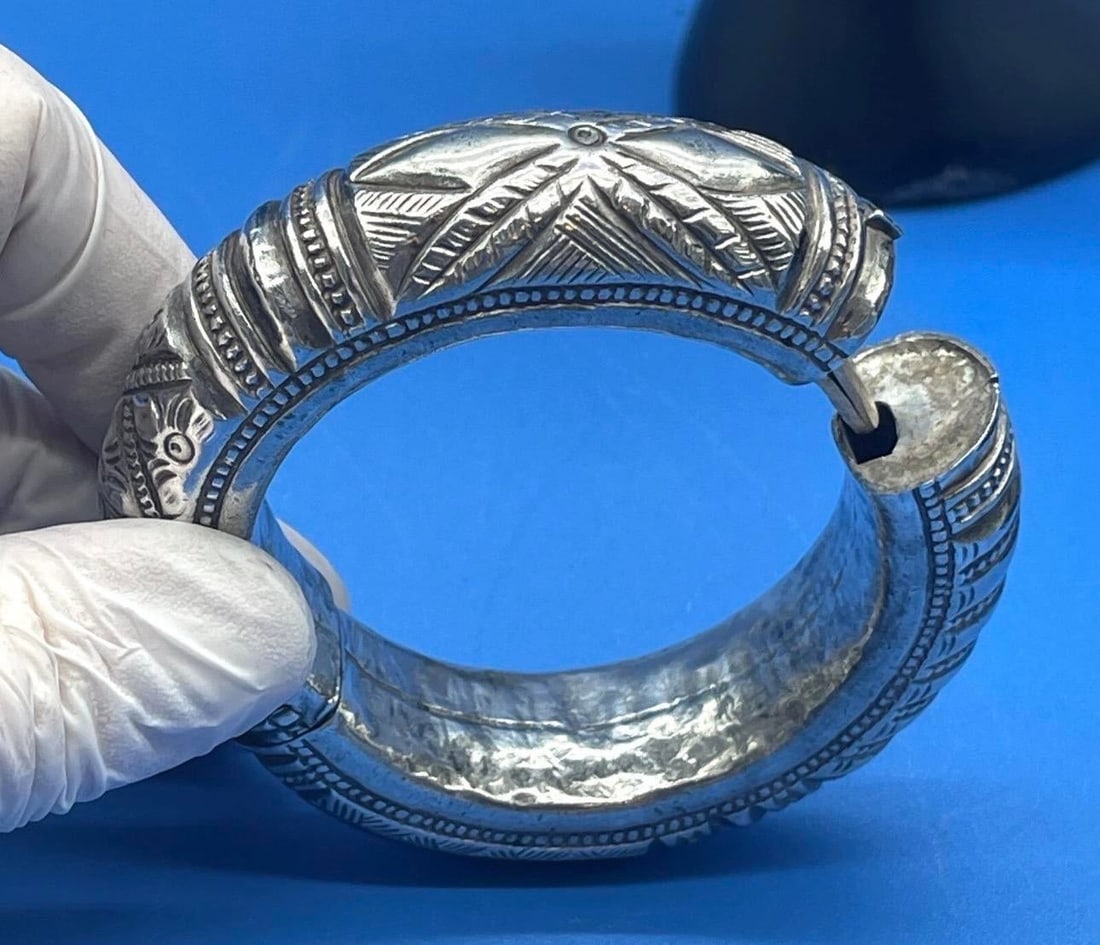 Antique Indian Rajasthan Sterling Silver Hinged Bangle Bracelet - 10