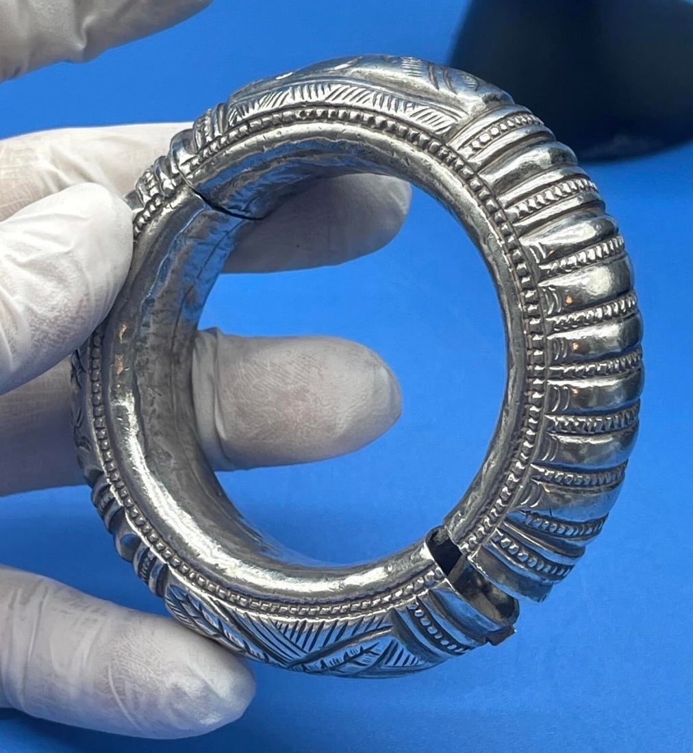 Antique Indian Rajasthan Sterling Silver Hinged Bangle Bracelet - 12