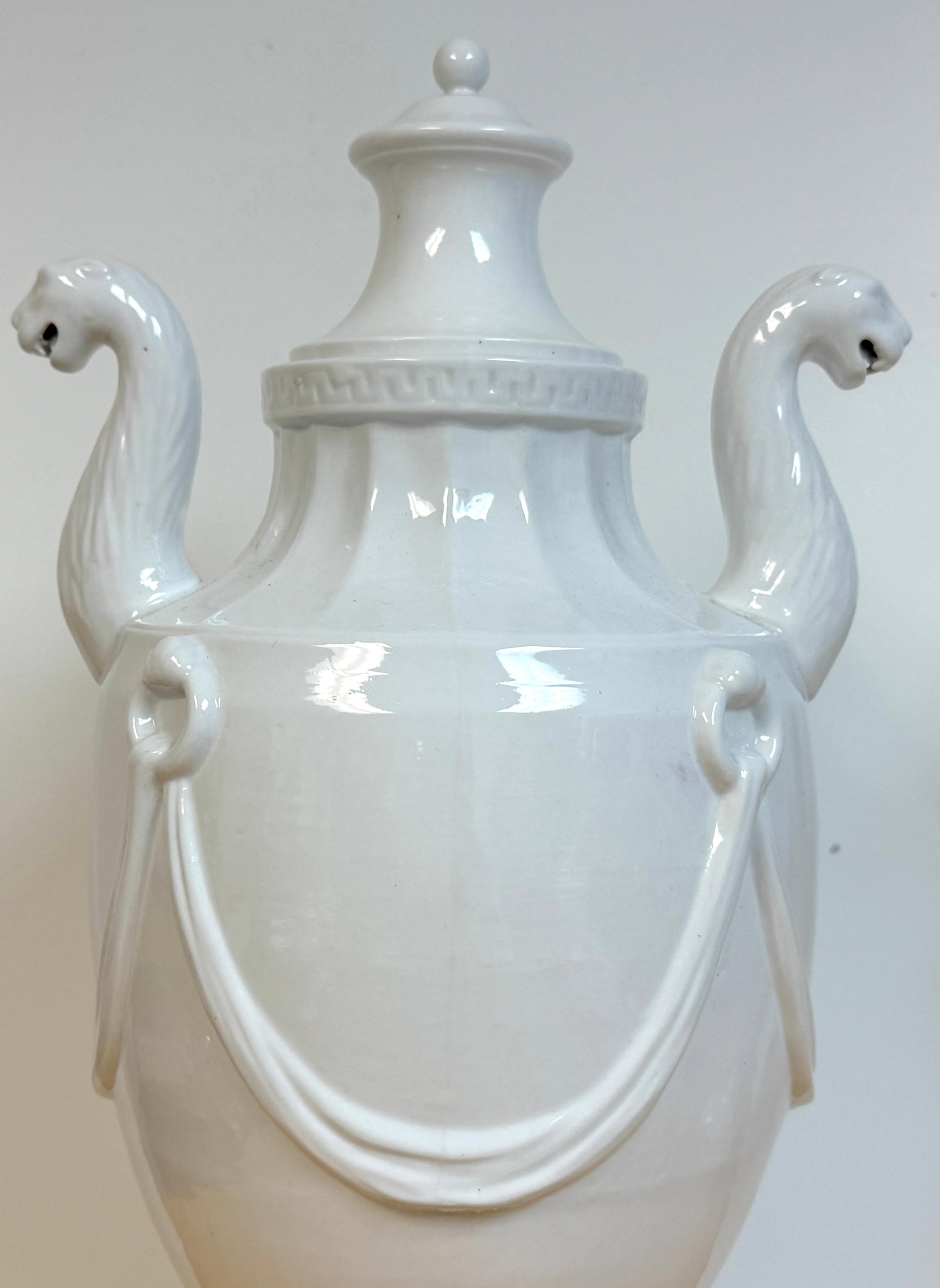 Pair Neoclassical Blanc de Chine Porcelain Urns, Attributed Nymphenburg, 20th C. - 16