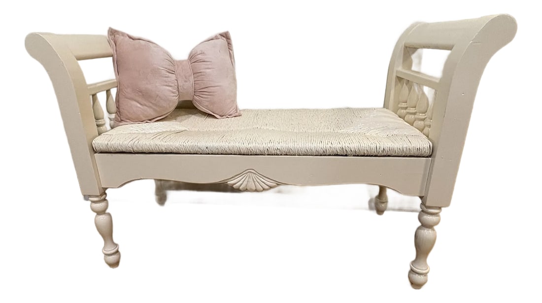 Vintage French Farmhouse Rush Weave Jute Tailored Bench: This vintage french farmhouse rush woven jute tailored bench has so many characteristics to see that it makes it remarkable. The arms are adorable, with the spindles entwined in them and the rush