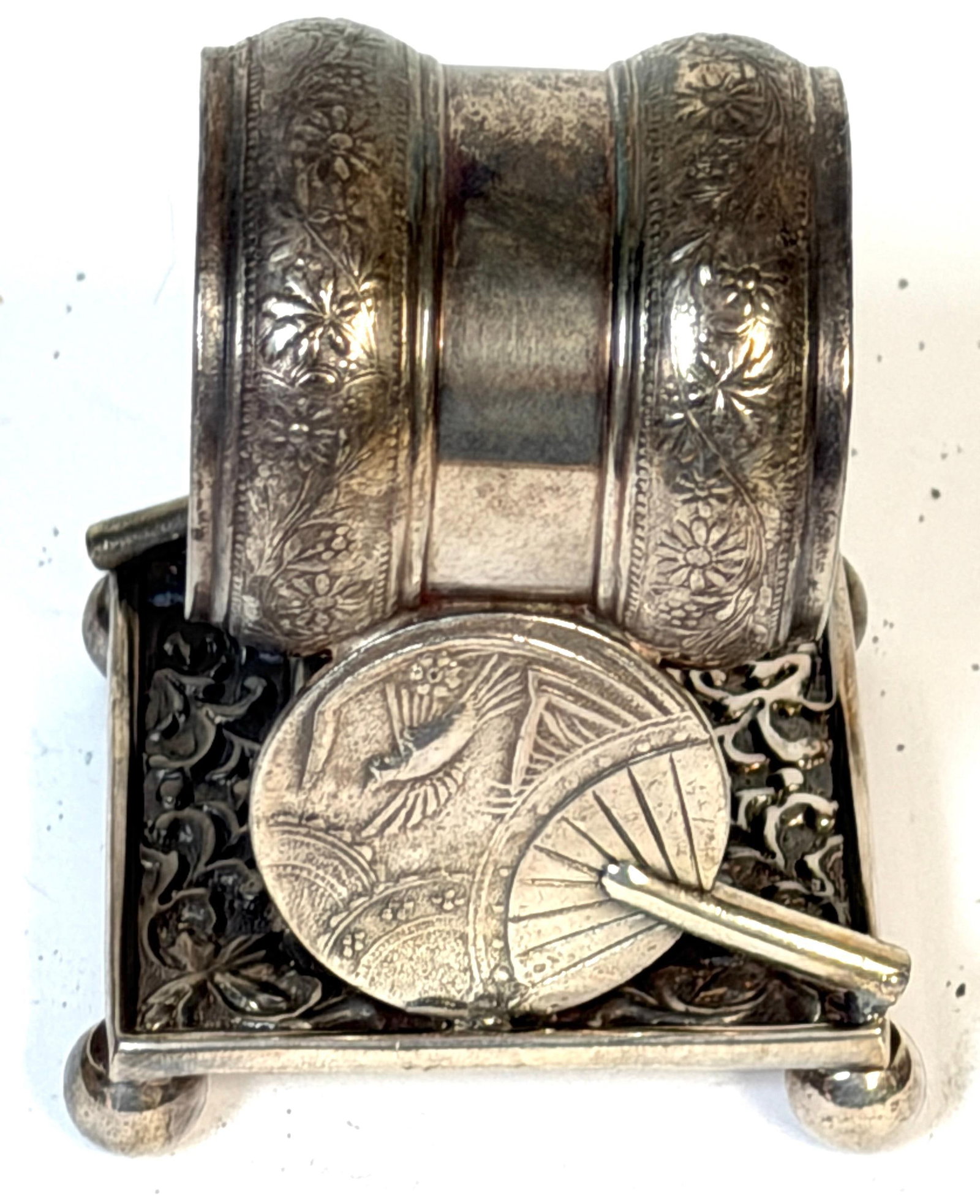 American Japonisme Twin Fan Figural Napkin Ring by Meriden, Circa 1880 - 3
