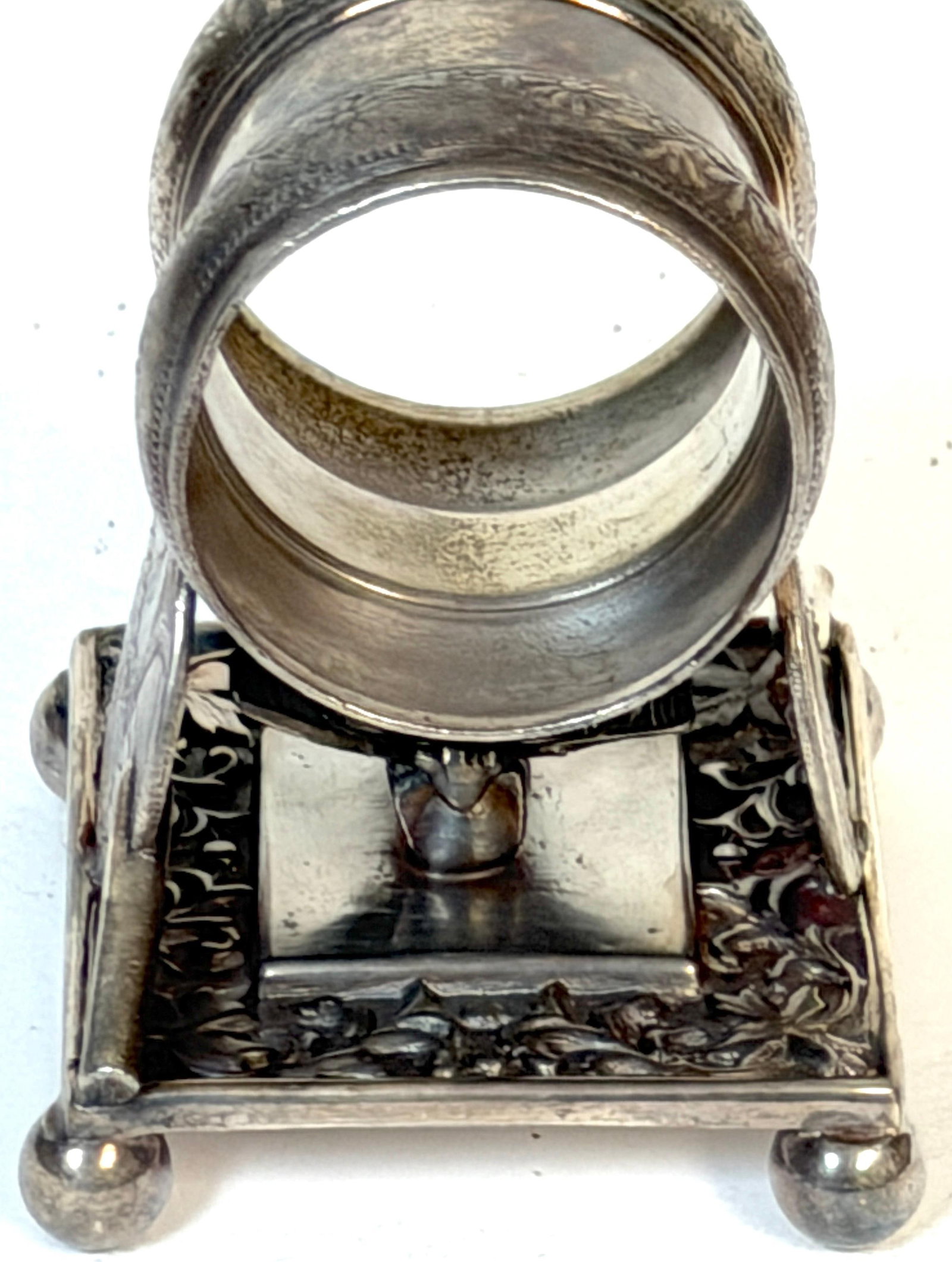 American Japonisme Twin Fan Figural Napkin Ring by Meriden, Circa 1880 - 5