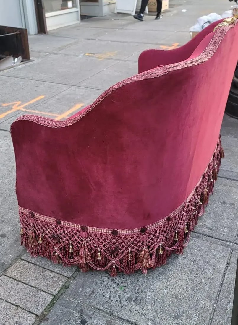 1960s Elegant Burgundy Loveseat Embroidery Sofa - 5
