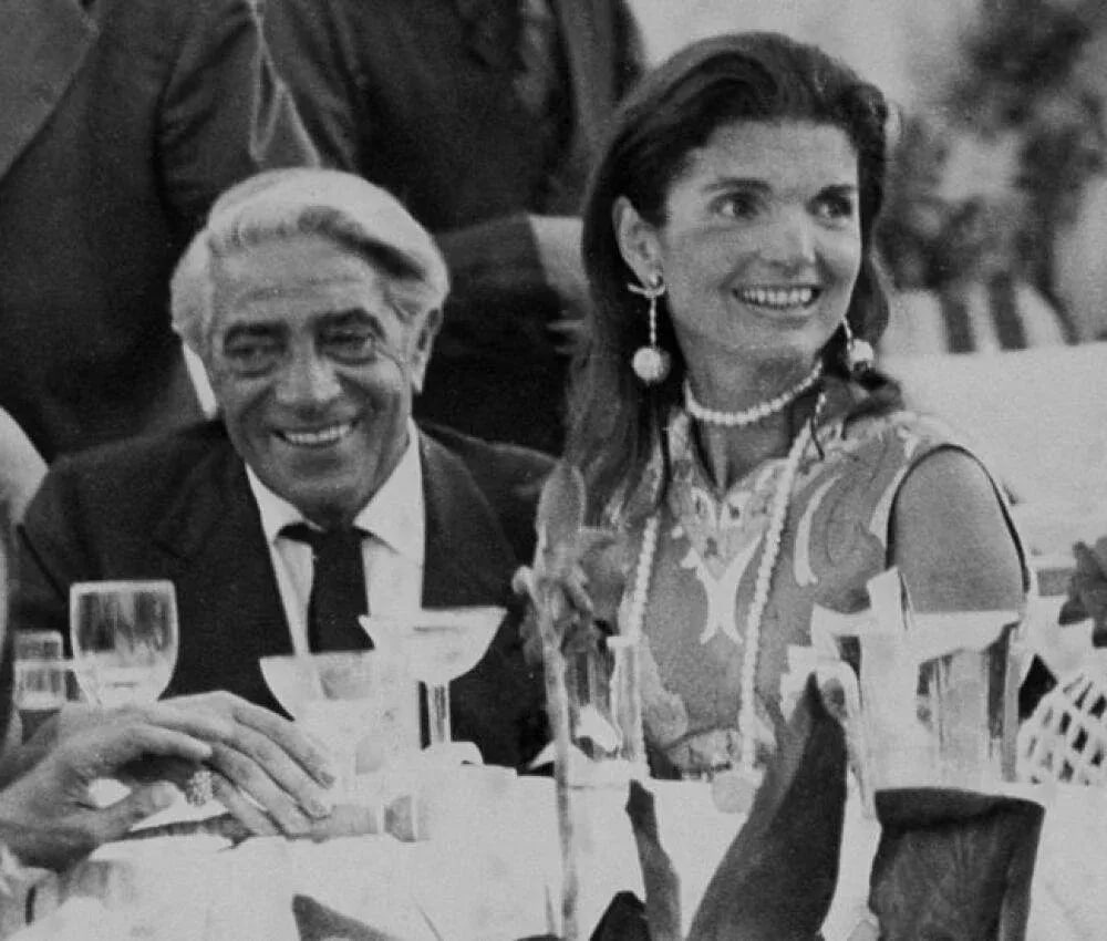 Auction Catalogue Jewelry From the Estate of Jacqueline Kennedy Onassis April 24th & 25th 1996 - 4