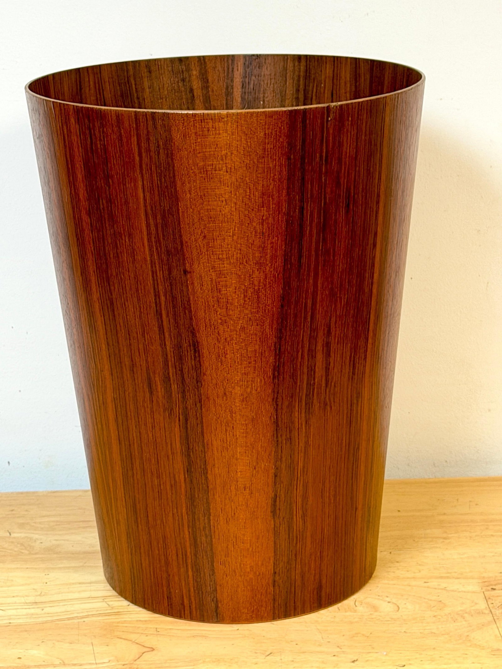 Oversized Swedish Modern Figured Rosewood Wastebasket Sweden, circa 1960s - 3