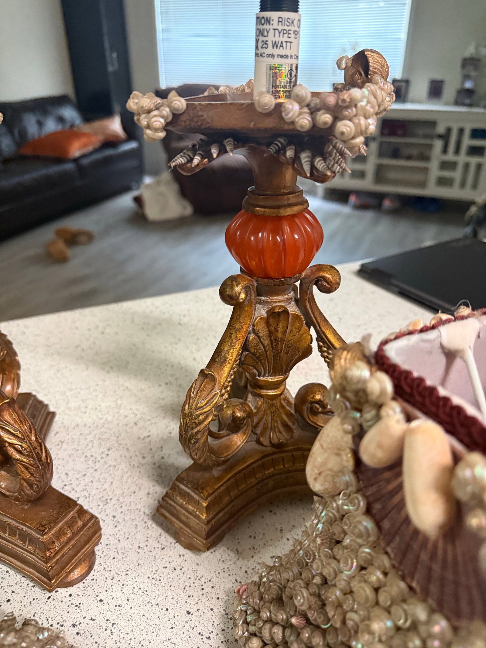 1960s Florentine Tole Fine Scallop Seashell Amber Glass Table Lamps Pair Very Rare - a Pair - 3