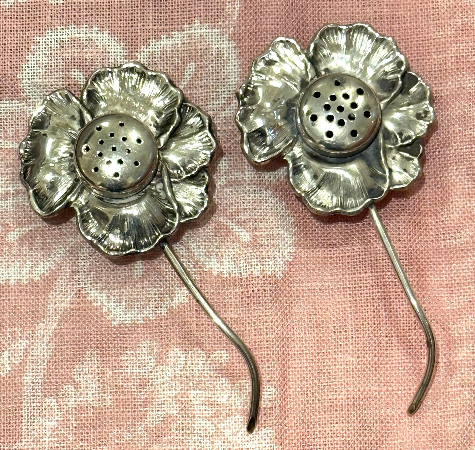Mid 20th Century Sterling Flower Salt & Pepper Shakers - 4