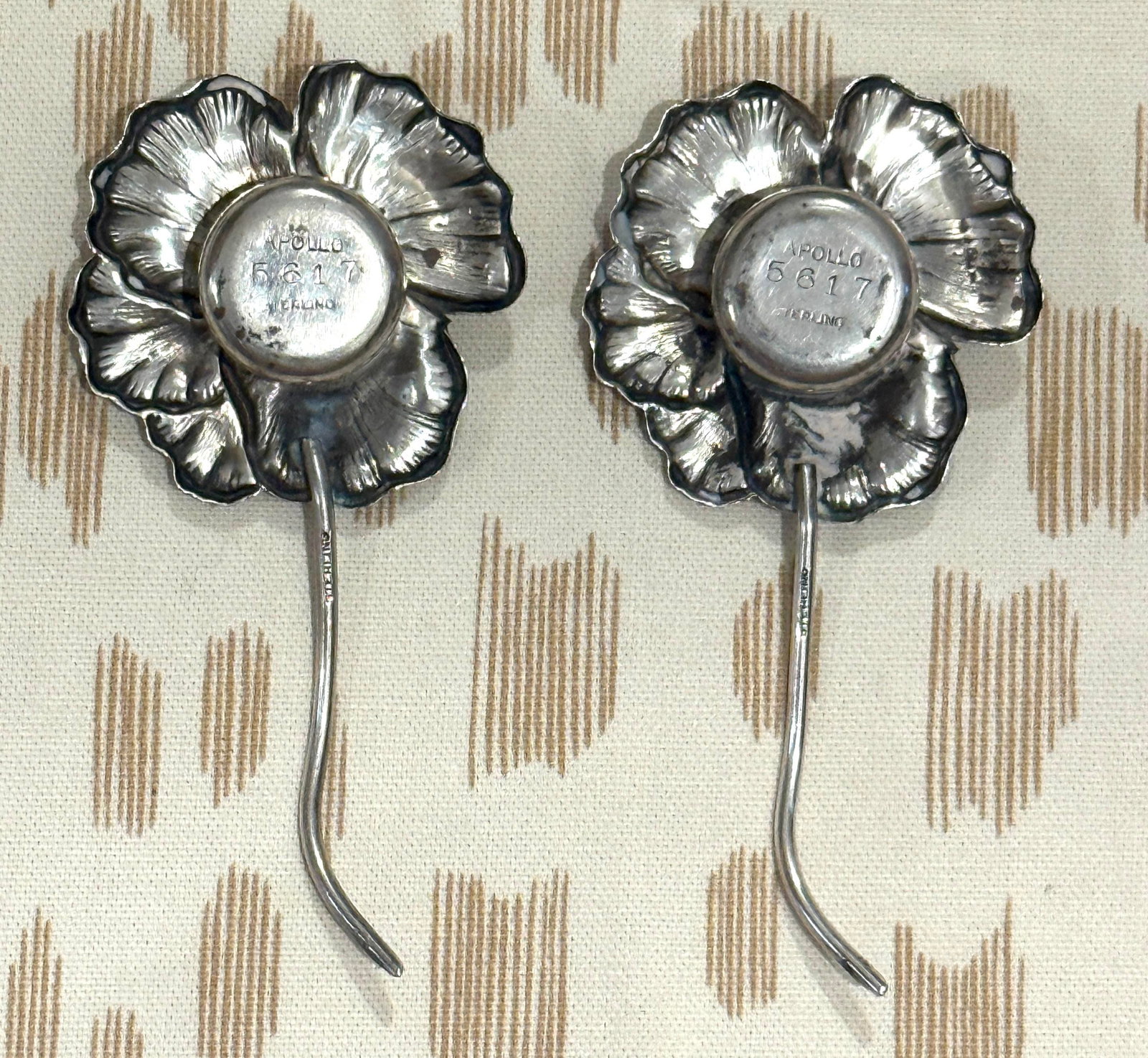 Mid 20th Century Sterling Flower Salt & Pepper Shakers - 8