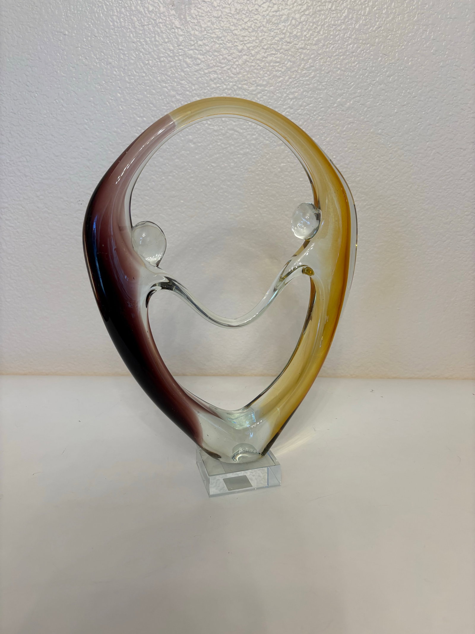 1960s Murano Style Couple Holding Hands on Pedestal - 2