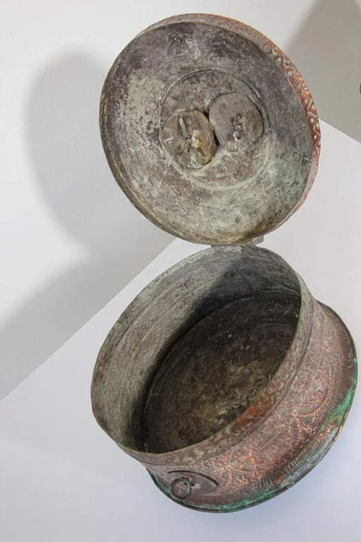 Antique South Asian Mughal Round Tinned Copper Box With Lid India 19th Century - 10