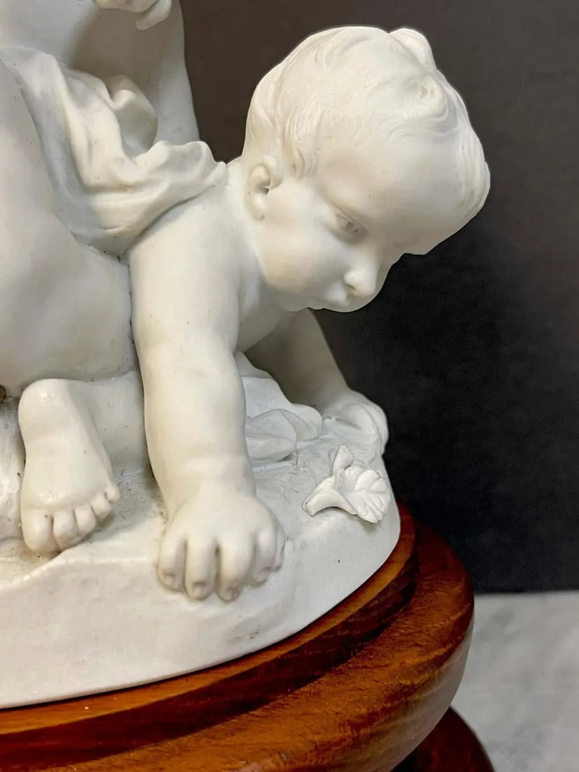 19th Century Sevres Biscuit Group of Three Frolicking Puttos - 3