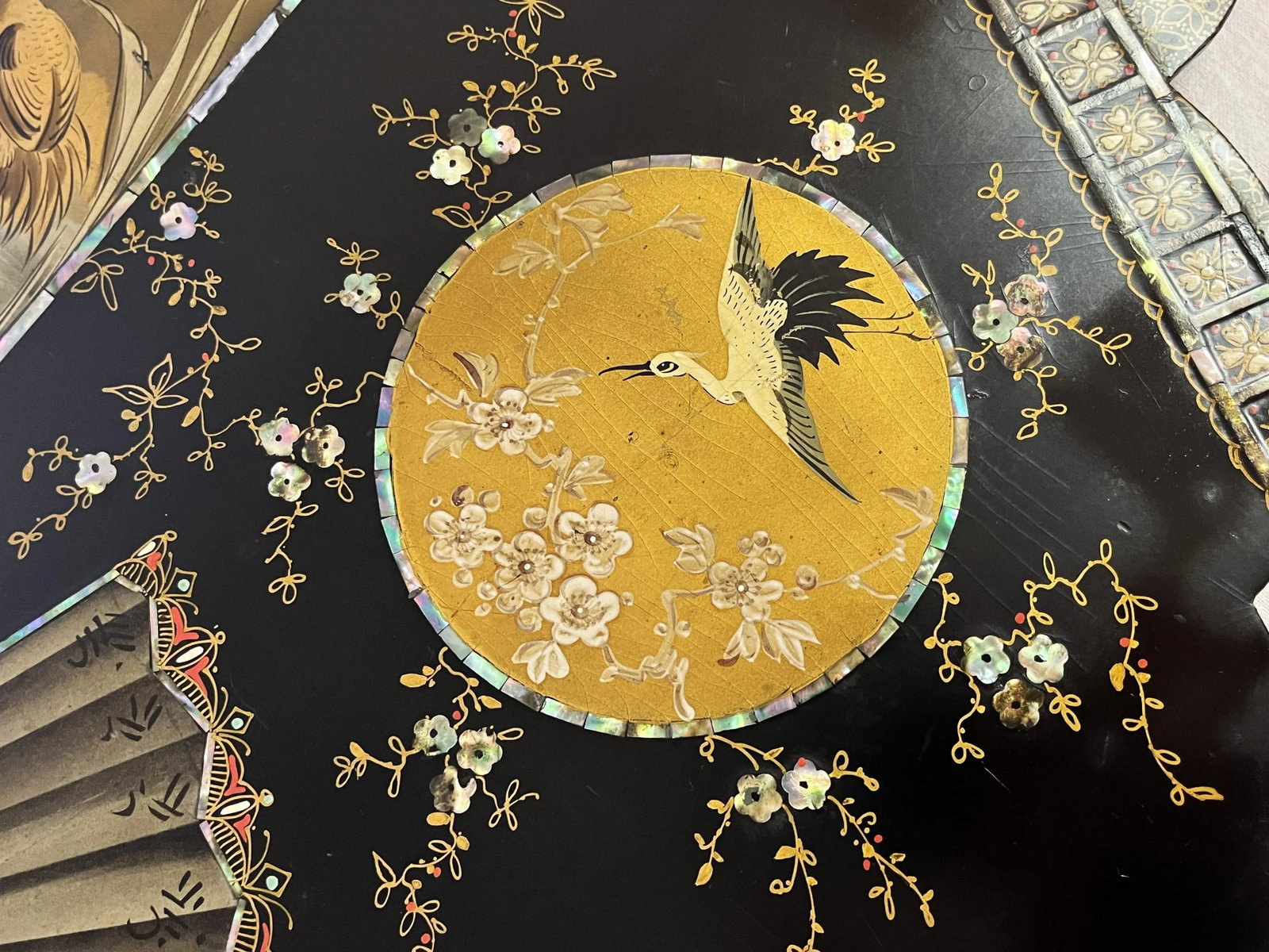 Early 20th Century Papier Mâché Decorative Wall Plaque With Mother-Of-Pearl Inlay - 8