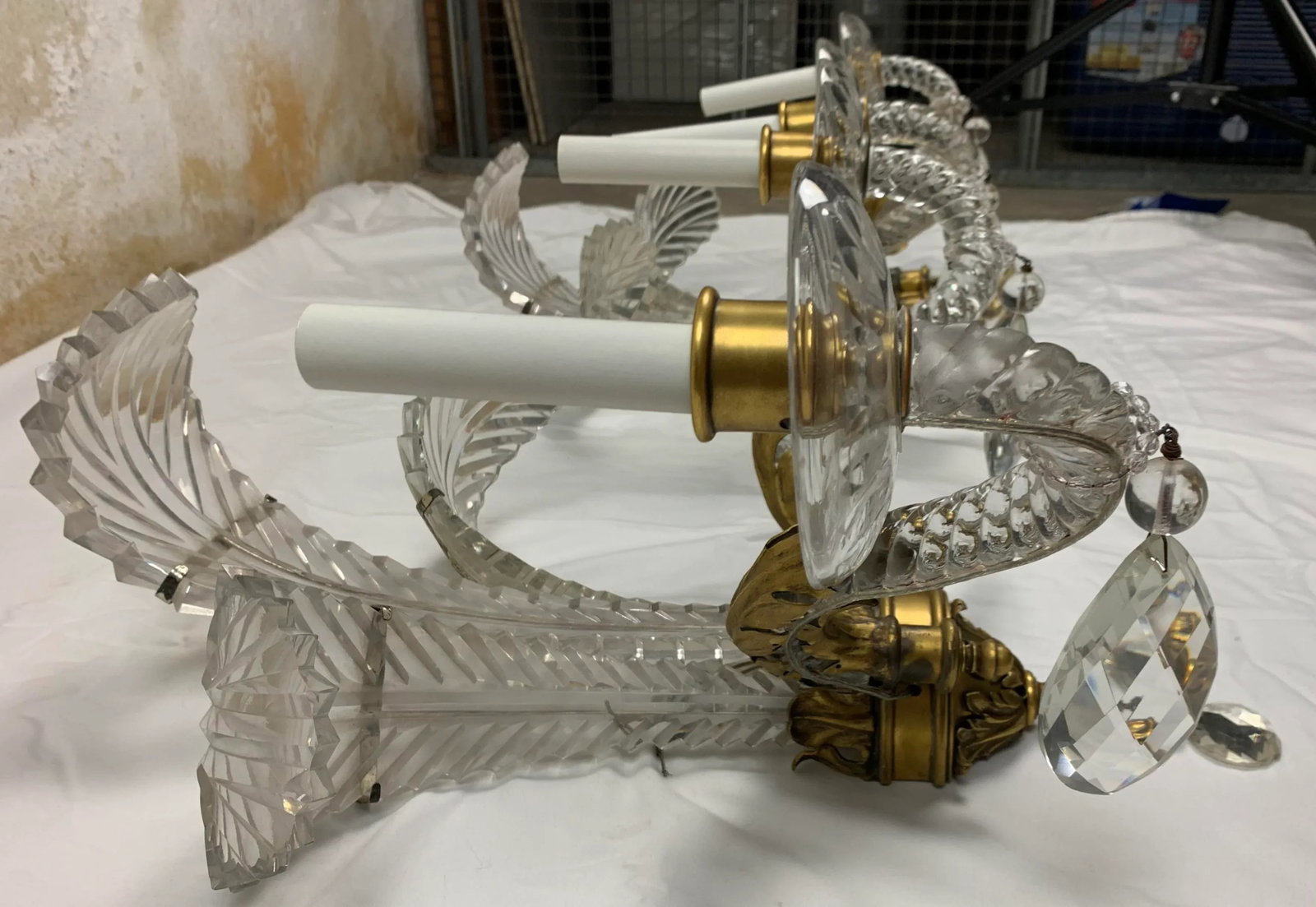 Early 20th Century French Foliate Cut Crystal and Bronze Sconces, Set of 2 - 4