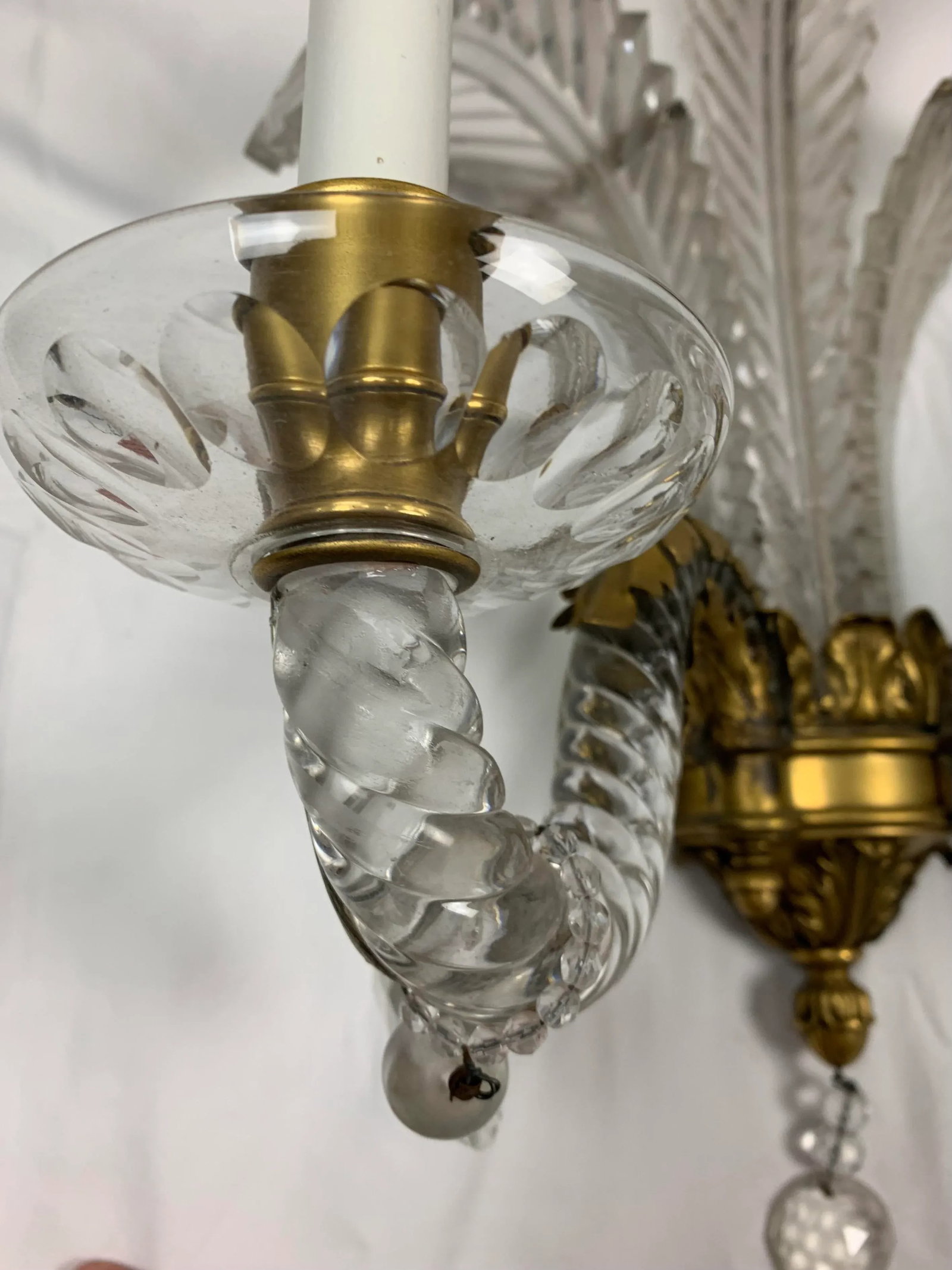 Early 20th Century French Foliate Cut Crystal and Bronze Sconces, Set of 2 - 5