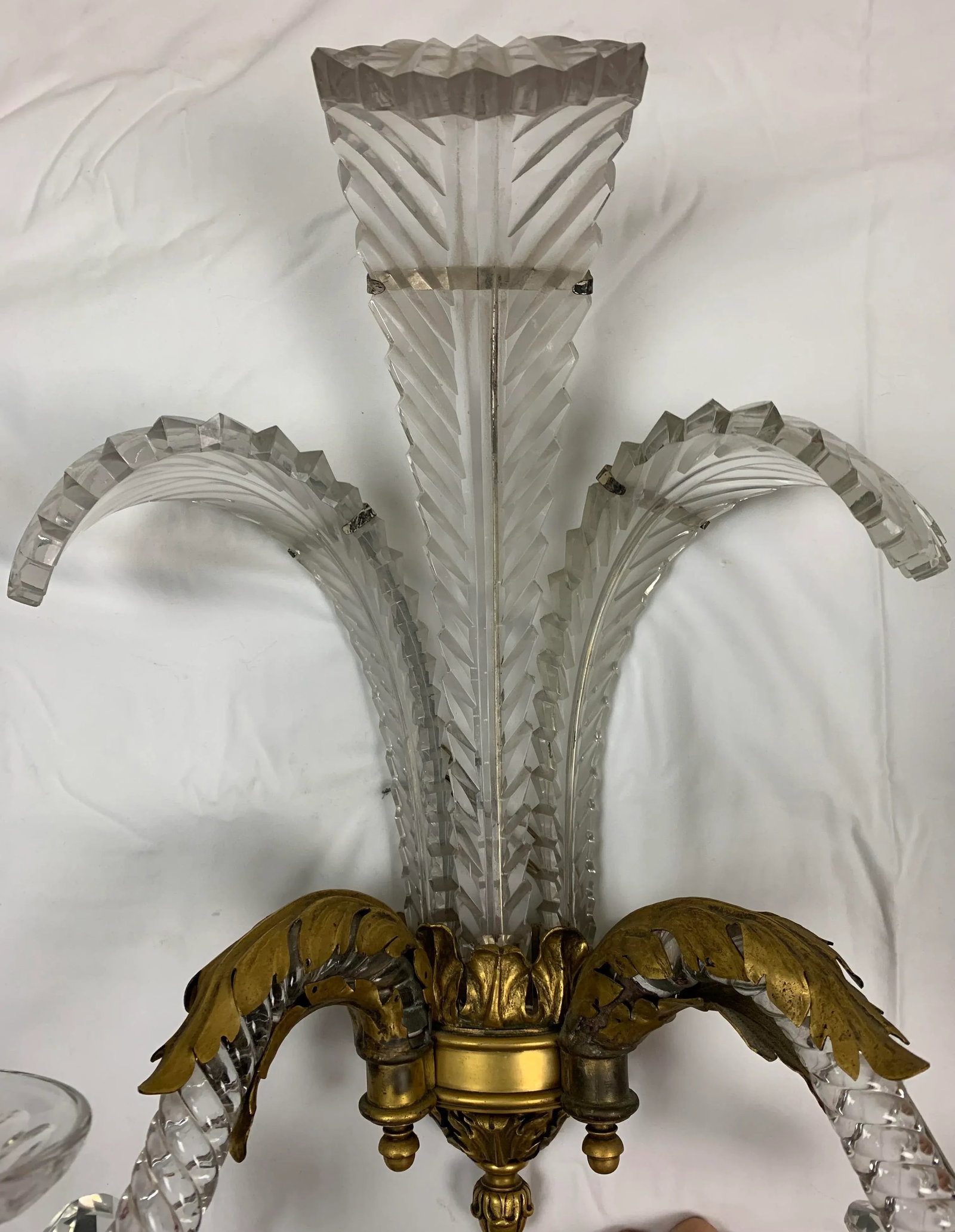 Early 20th Century French Foliate Cut Crystal and Bronze Sconces, Set of 2 - 6