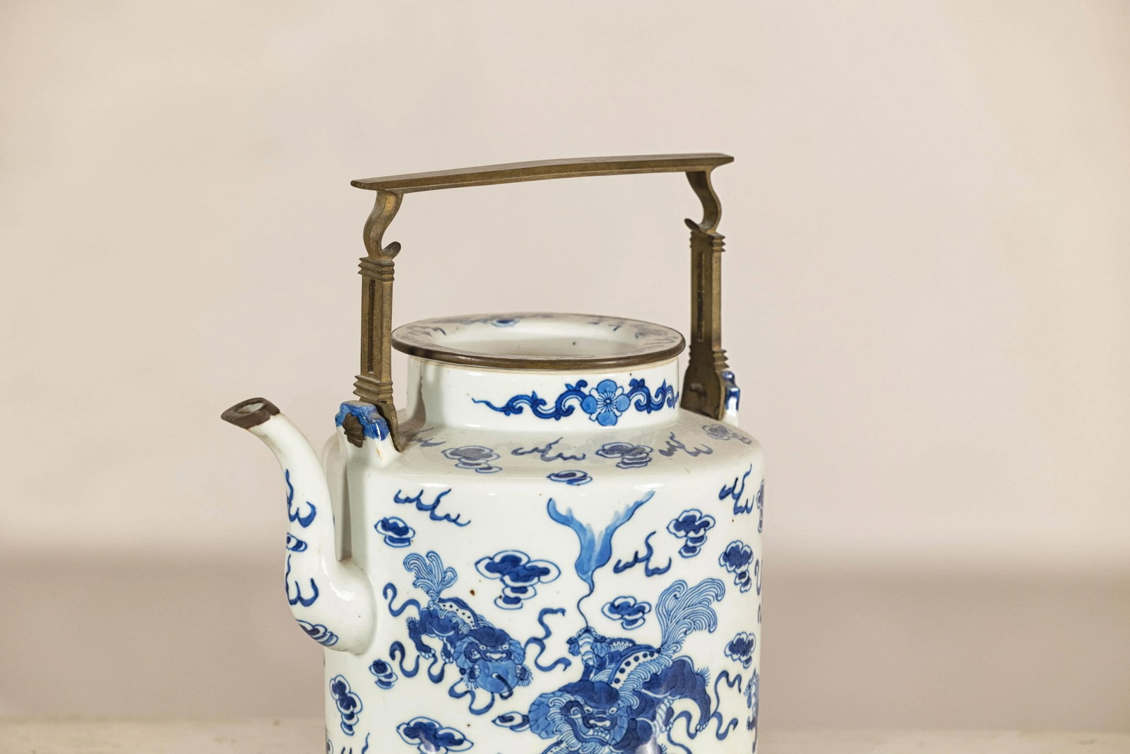 Blue and White Porcelain Teapot with Mythical Qilin and Auspicious Cloud Motifs - 10