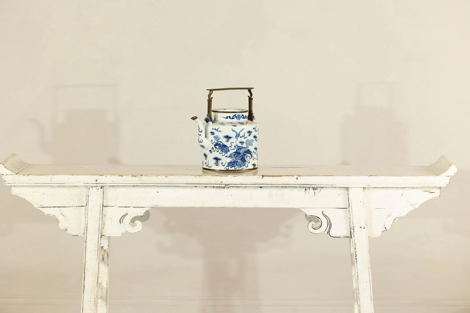 Blue and White Porcelain Teapot with Mythical Qilin and Auspicious Cloud Motifs - 12