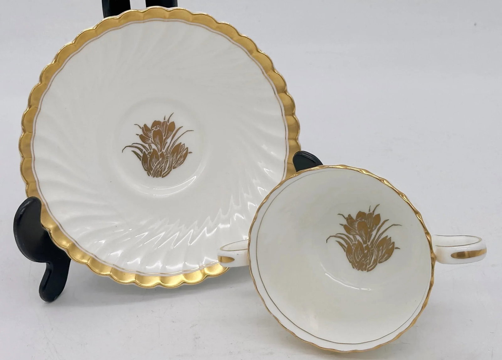 12 Tiffany & Company Mintons 'Gold Crocus' Pattern Twin handled Cups & Saucers - 7