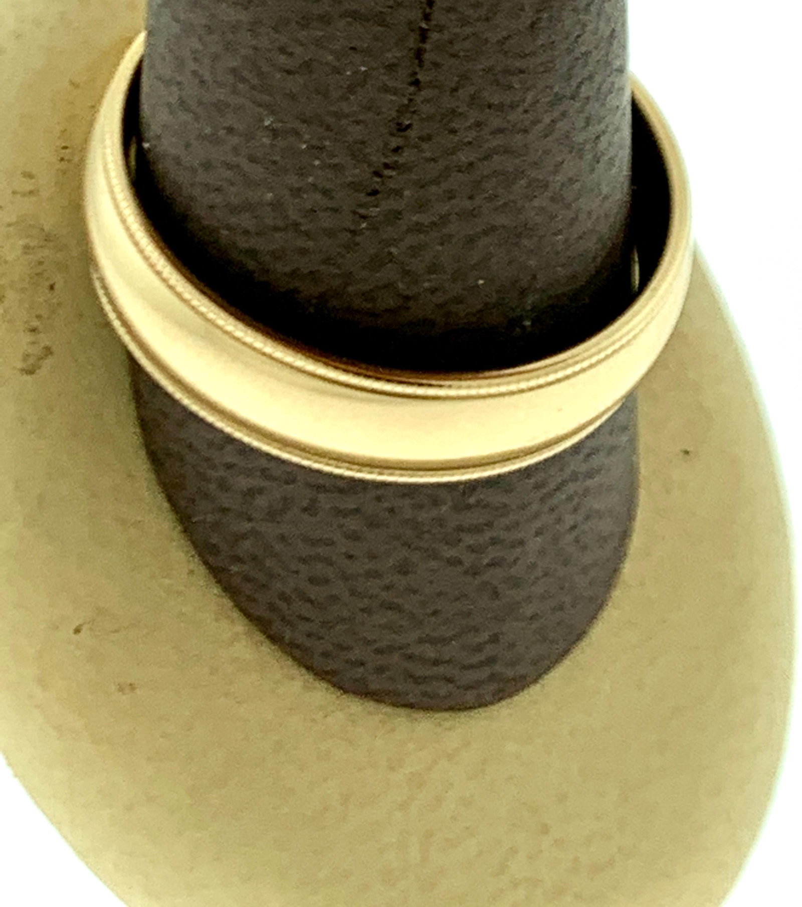 14 Karat Gold Milgrain Half Round Comfort Fit Wedding Band 8.5 Grams - 11