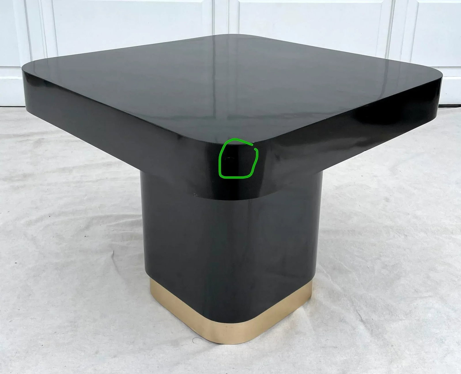 1980's Postmodern Black and Gold Laminate Pedestal Side Table - 10