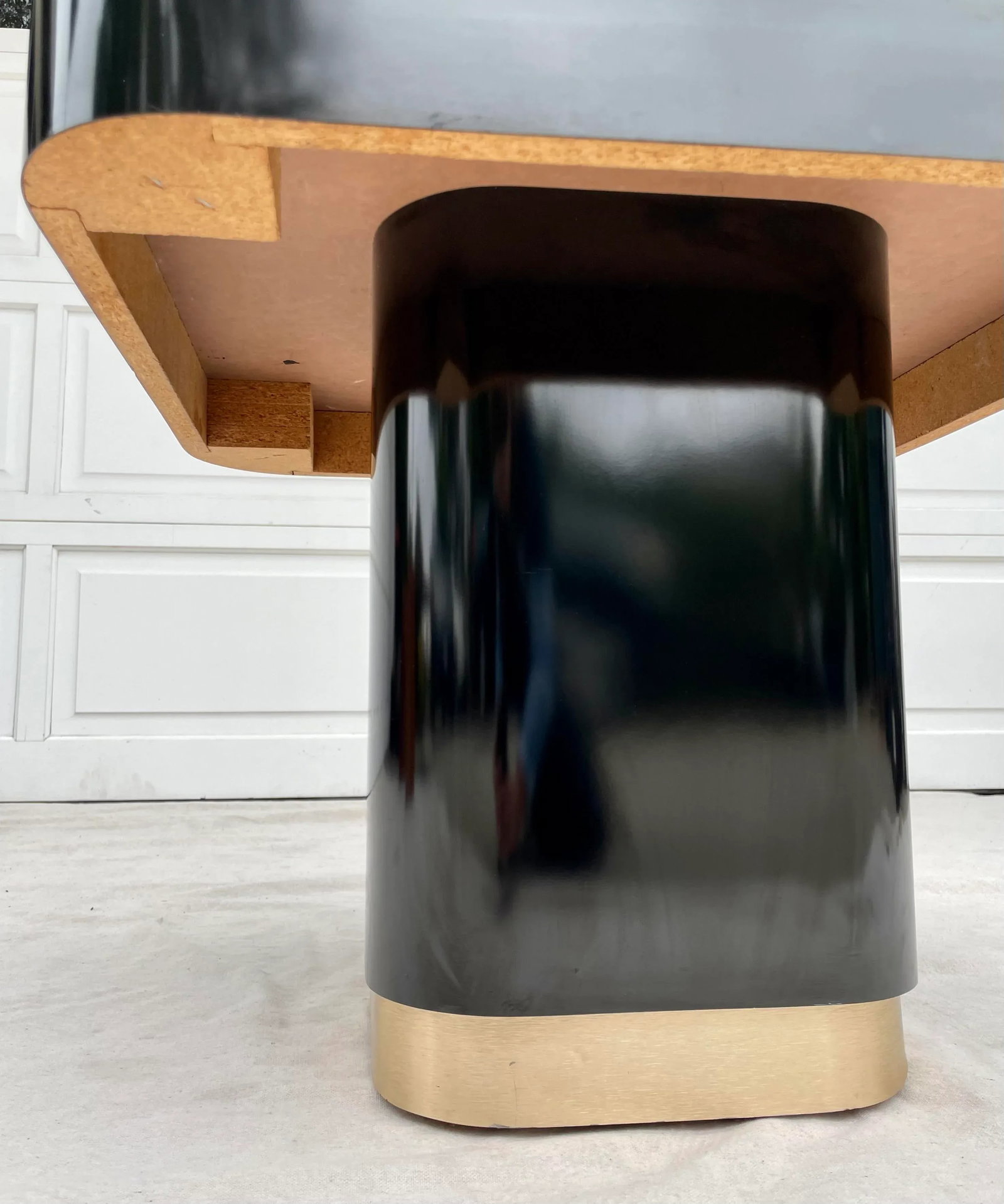 1980's Postmodern Black and Gold Laminate Pedestal Side Table - 12