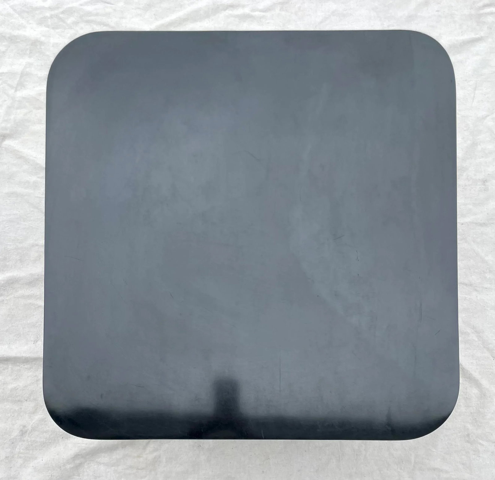 1980's Postmodern Black and Gold Laminate Pedestal Side Table - 4