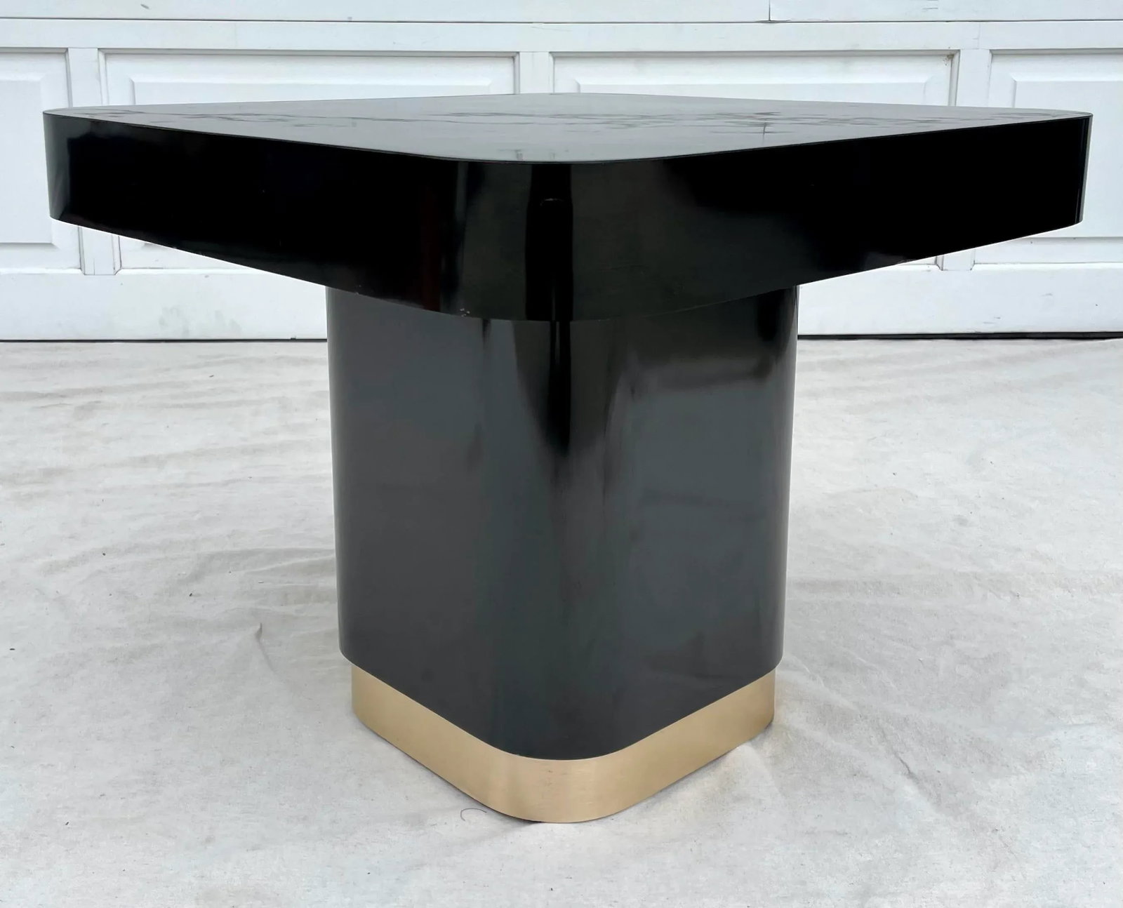 1980's Postmodern Black and Gold Laminate Pedestal Side Table - 9
