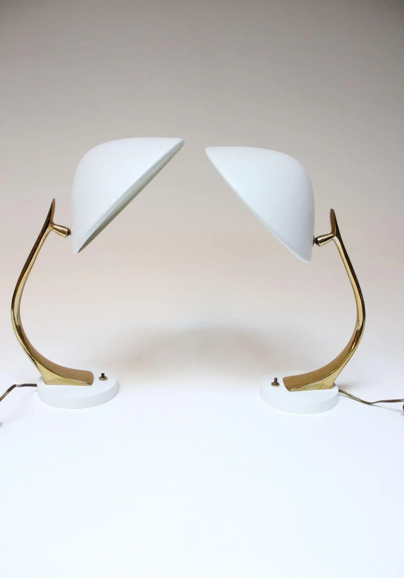 Pair of Vintage Sculptural Adjustable Metal and Brass Finish Table Lamps by Laurel - 13