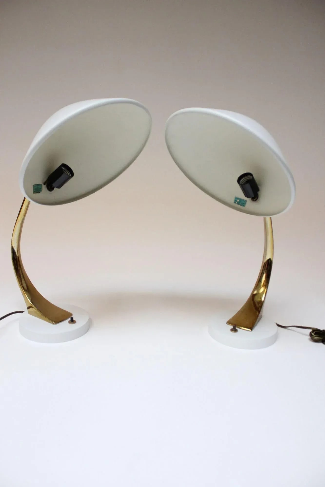 Pair of Vintage Sculptural Adjustable Metal and Brass Finish Table Lamps by Laurel - 4